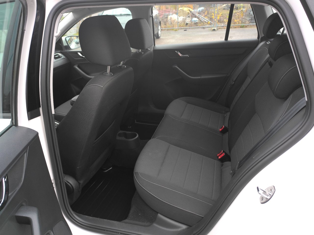 Skoda Rapid 1.2 TSI 2016, bild 6/10
