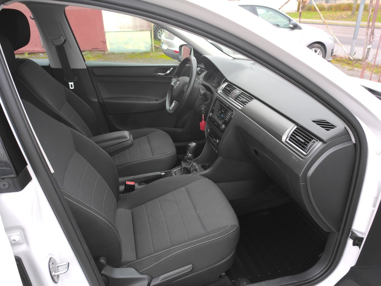 Skoda Rapid 1.2 TSI 2016, bild 7/10