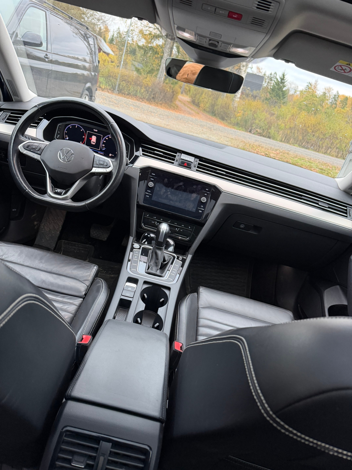 Volkswagen Passat 2.0 TDI SCR R-Line 2021, bild 5/8