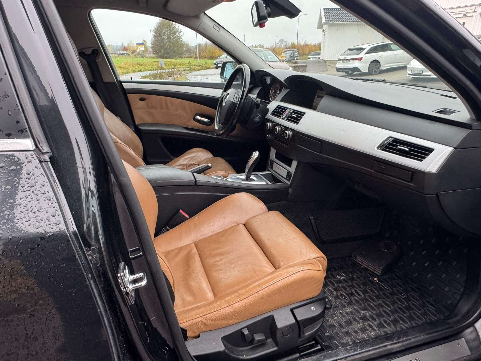 BMW 520d 2008, kuva 9/10