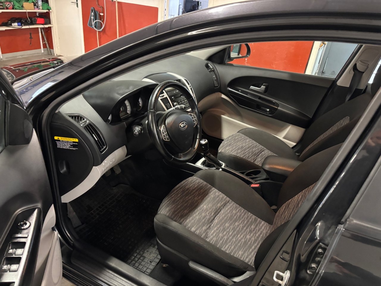 Kia Ceed 1.6 EX 2009, bild 5/6
