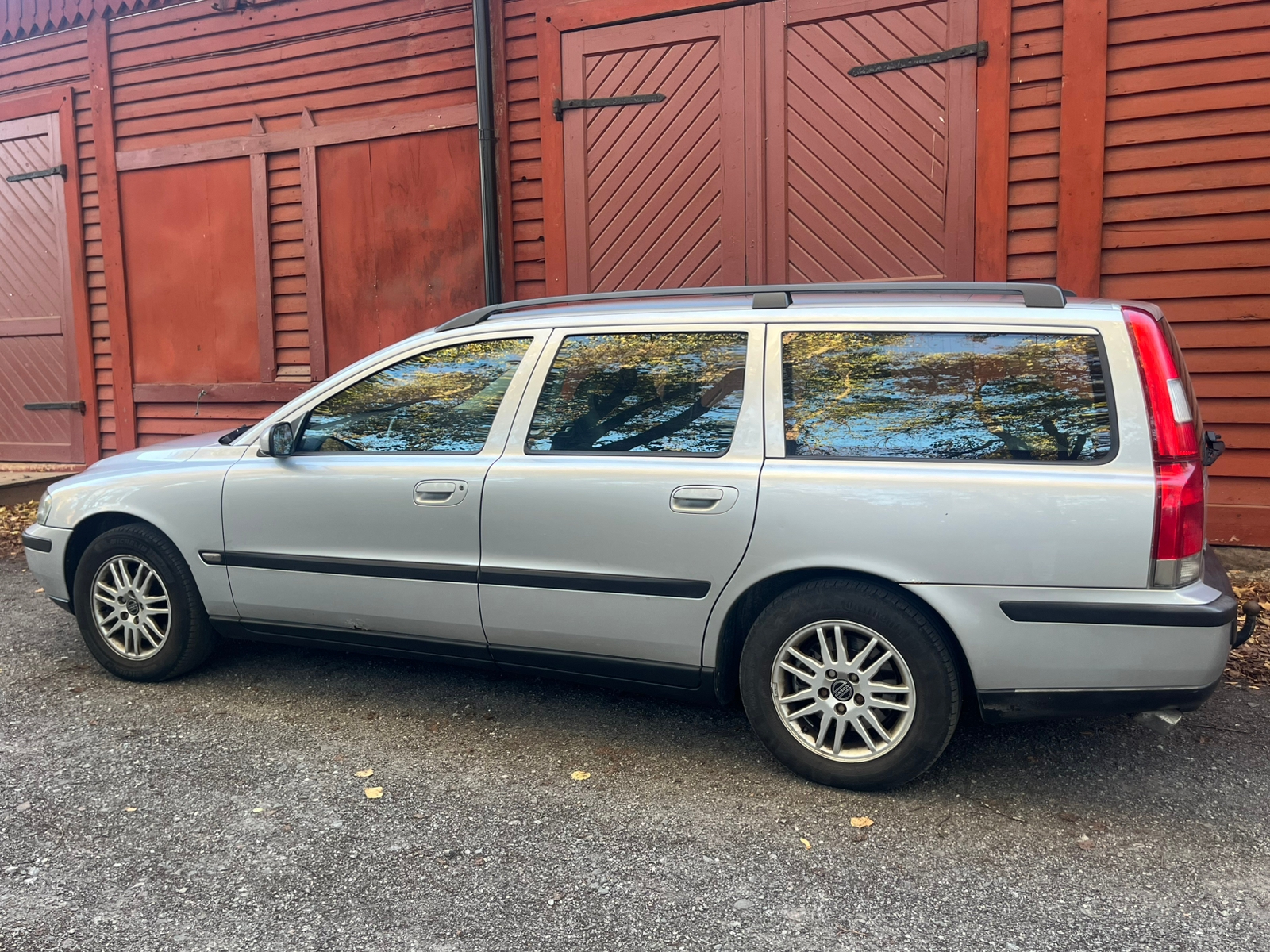 Volvo V70 2.4 2004, kuva 4/6