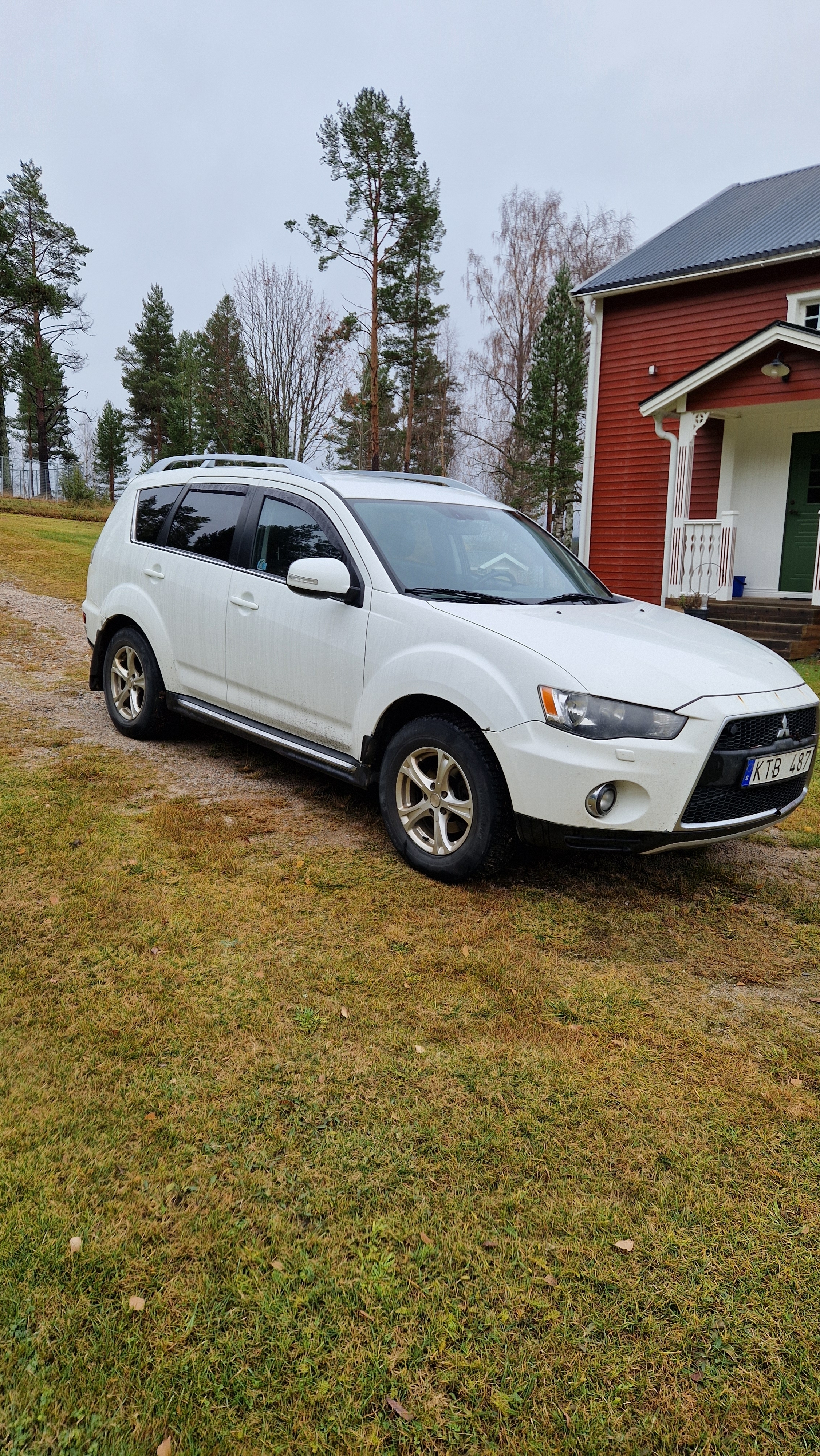 Mitsubishi Outlander 2010, bild 3/6