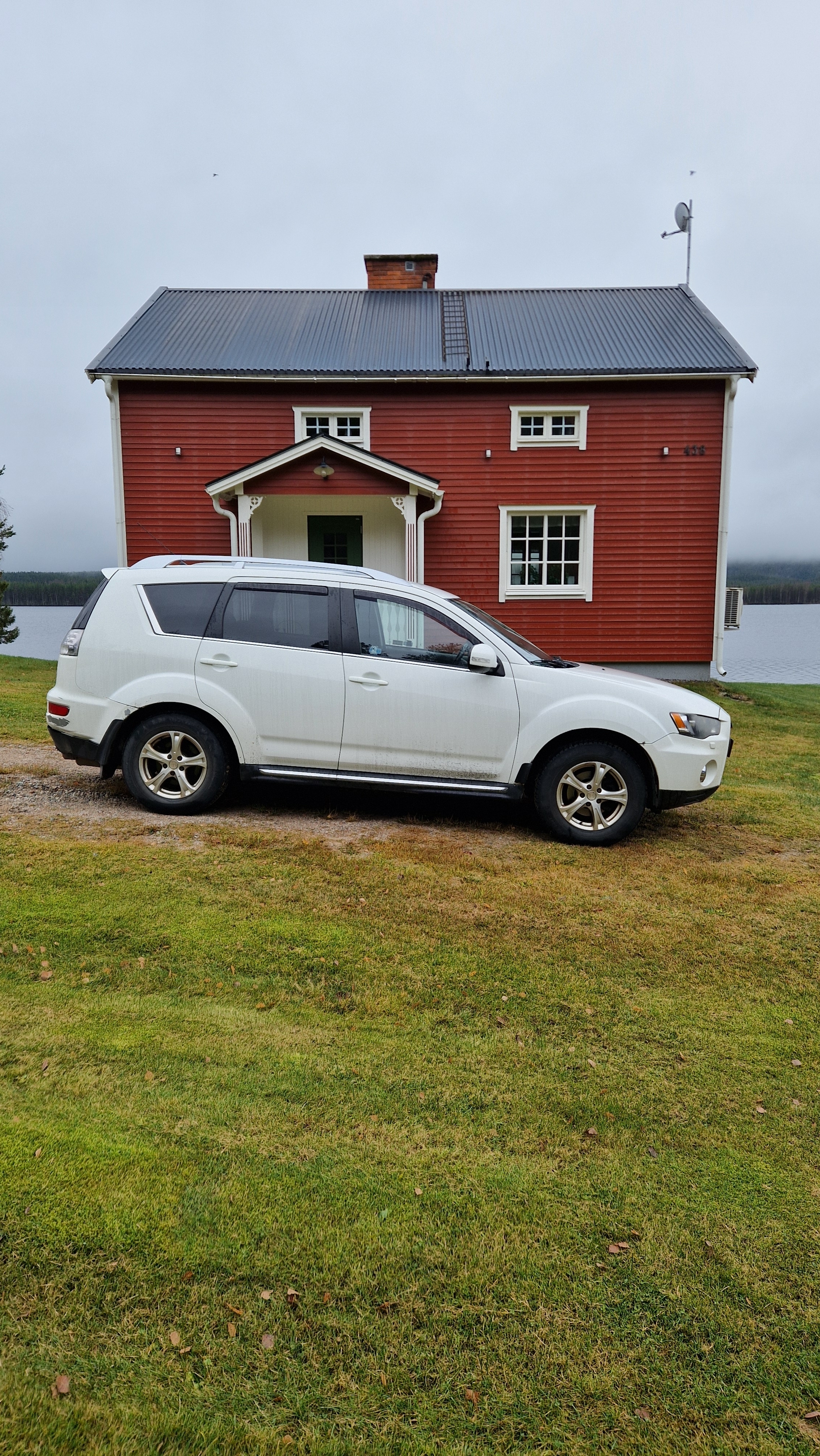 Mitsubishi Outlander 2010, bild 4/6