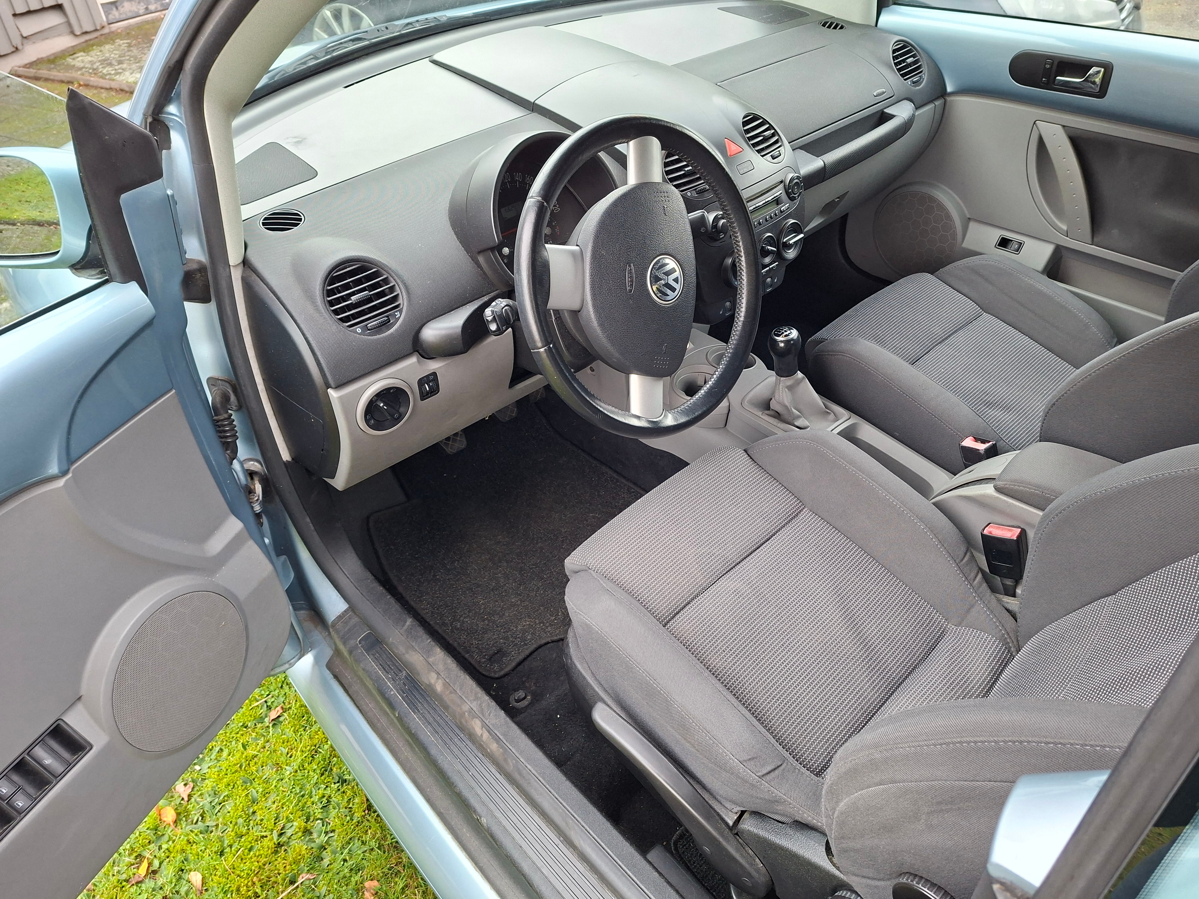 Volkswagen New Beetle 2005, bild 6/7