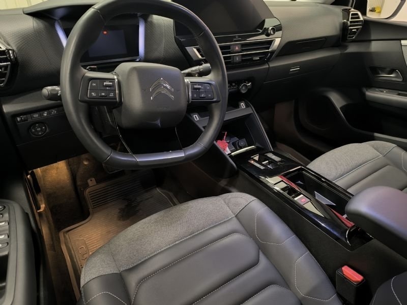 Citroen C4 Shine 2023, photo 7/10