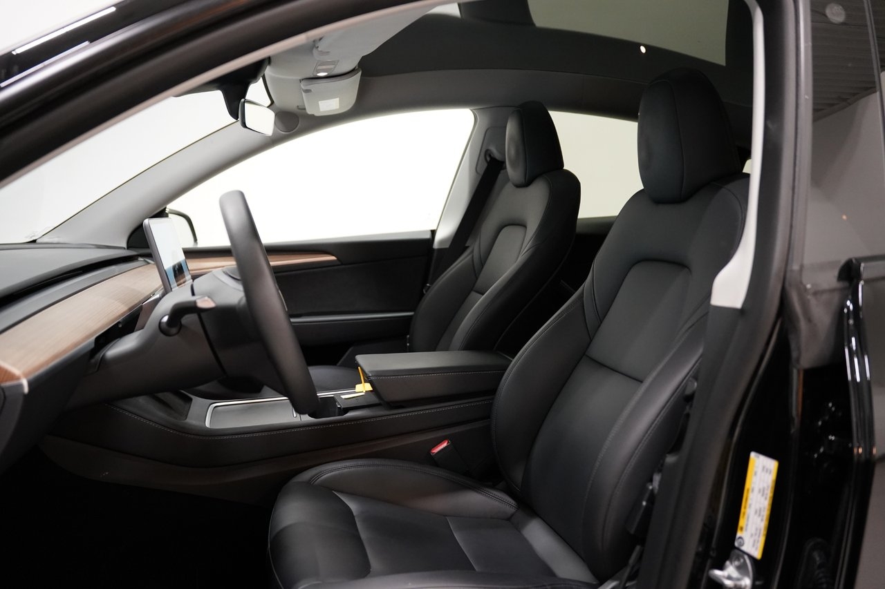Tesla Model Y 2024, bild 9/10