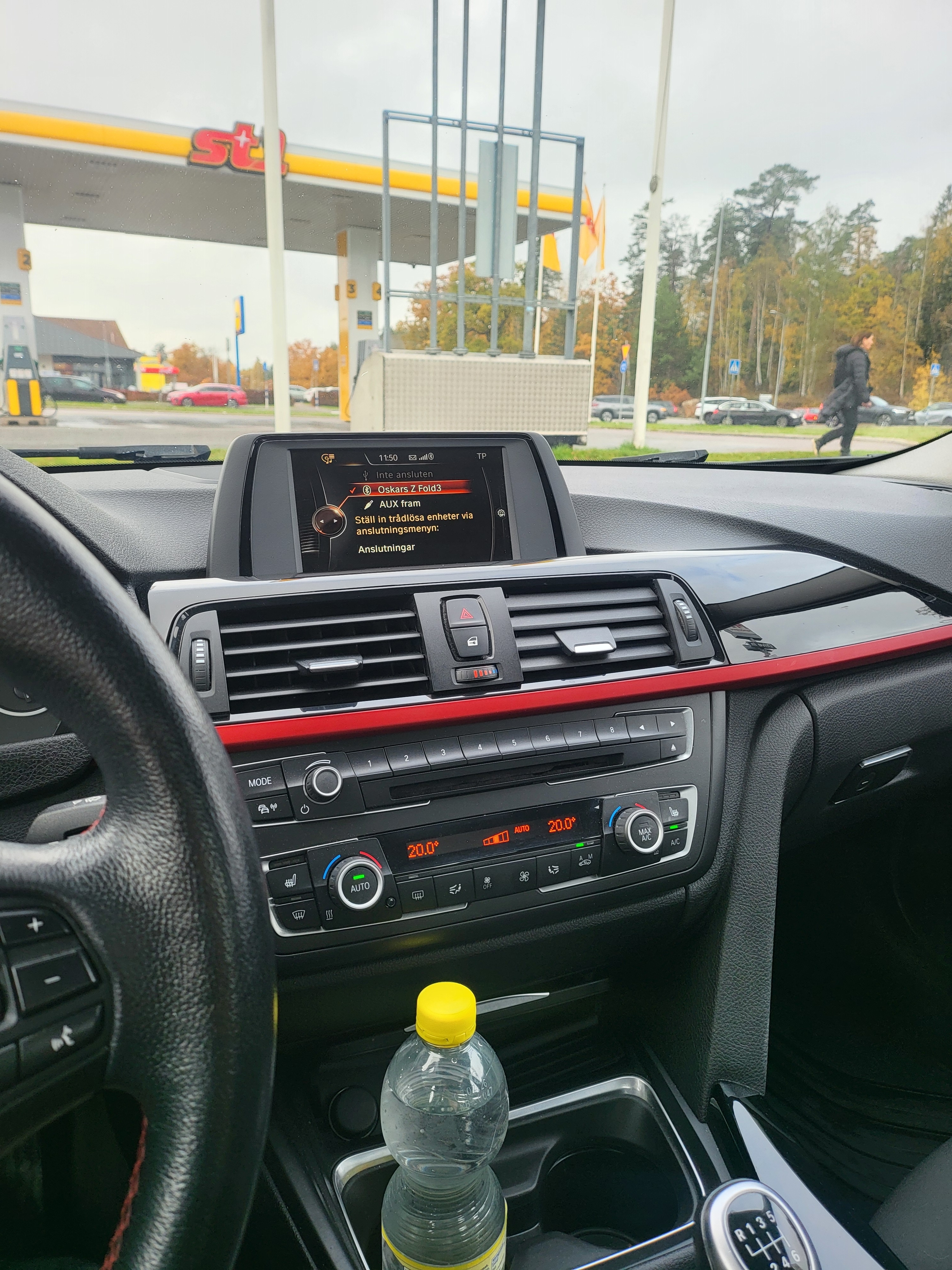 BMW 318d 2015, bild 7/8