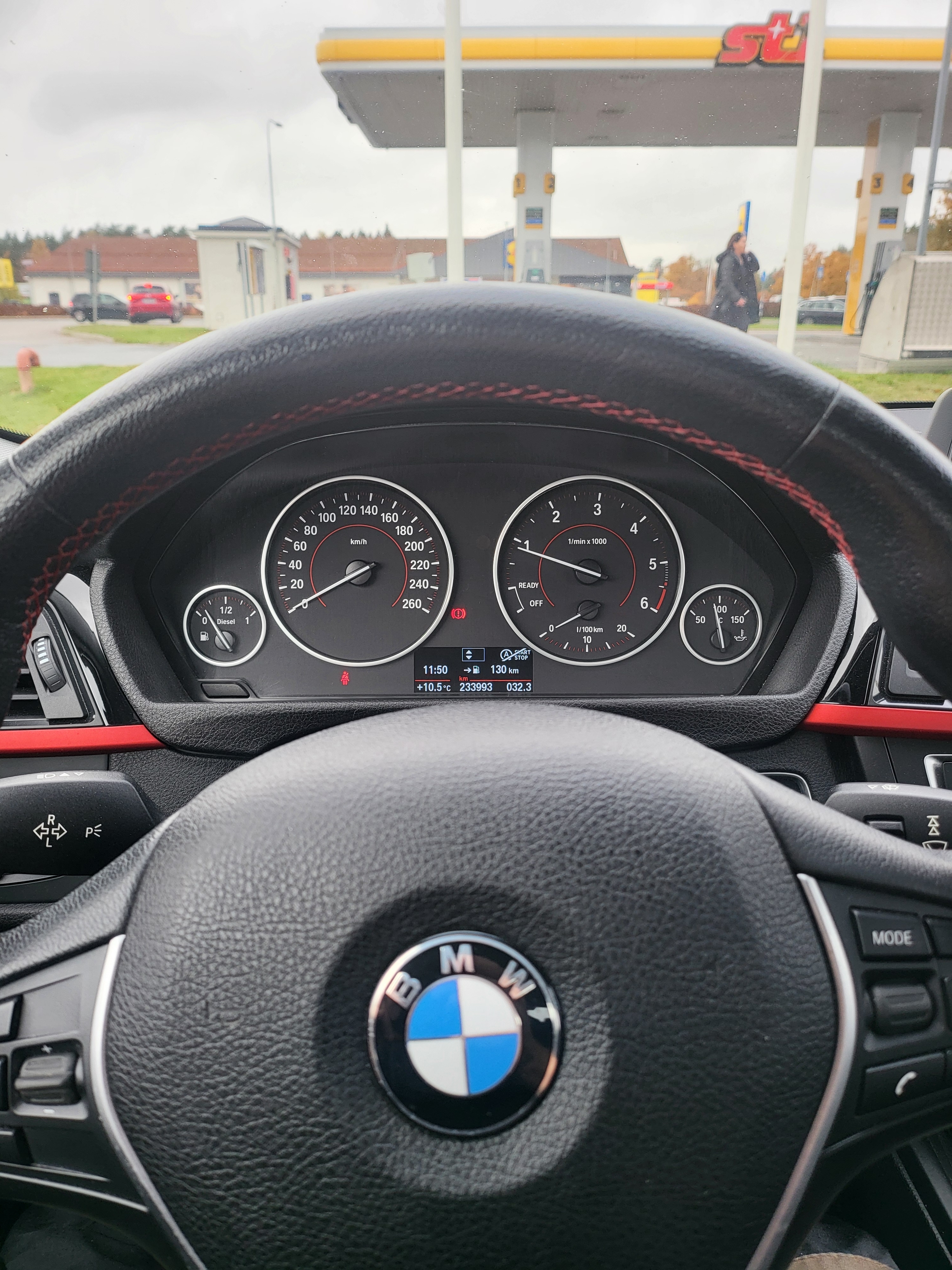 BMW 318d 2015, bild 8/8