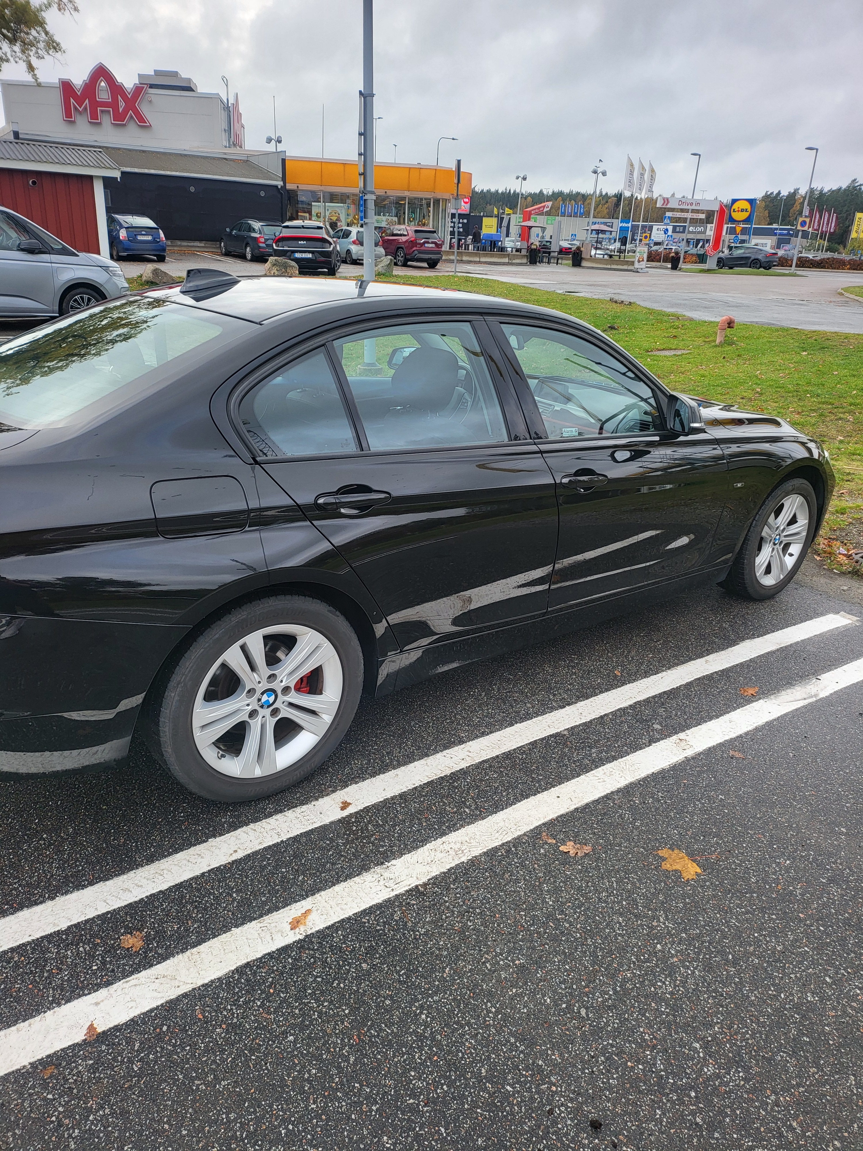 BMW 318d 2015, bild 4/8