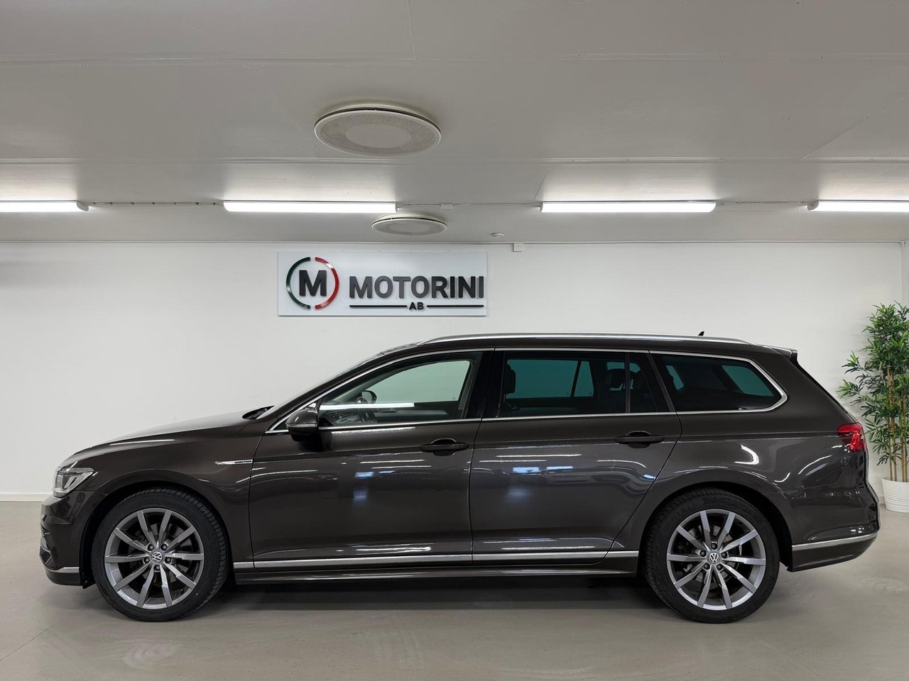 Volkswagen Passat 2.0 TDI SCR R-Line 2016, bild 6/10