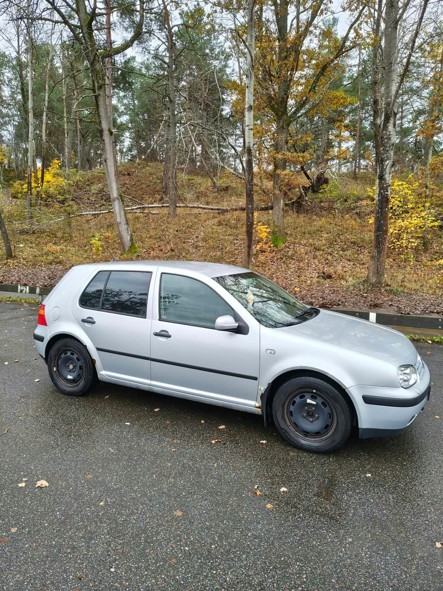 Volkswagen Golf 1.6 2003, kuva 2/10