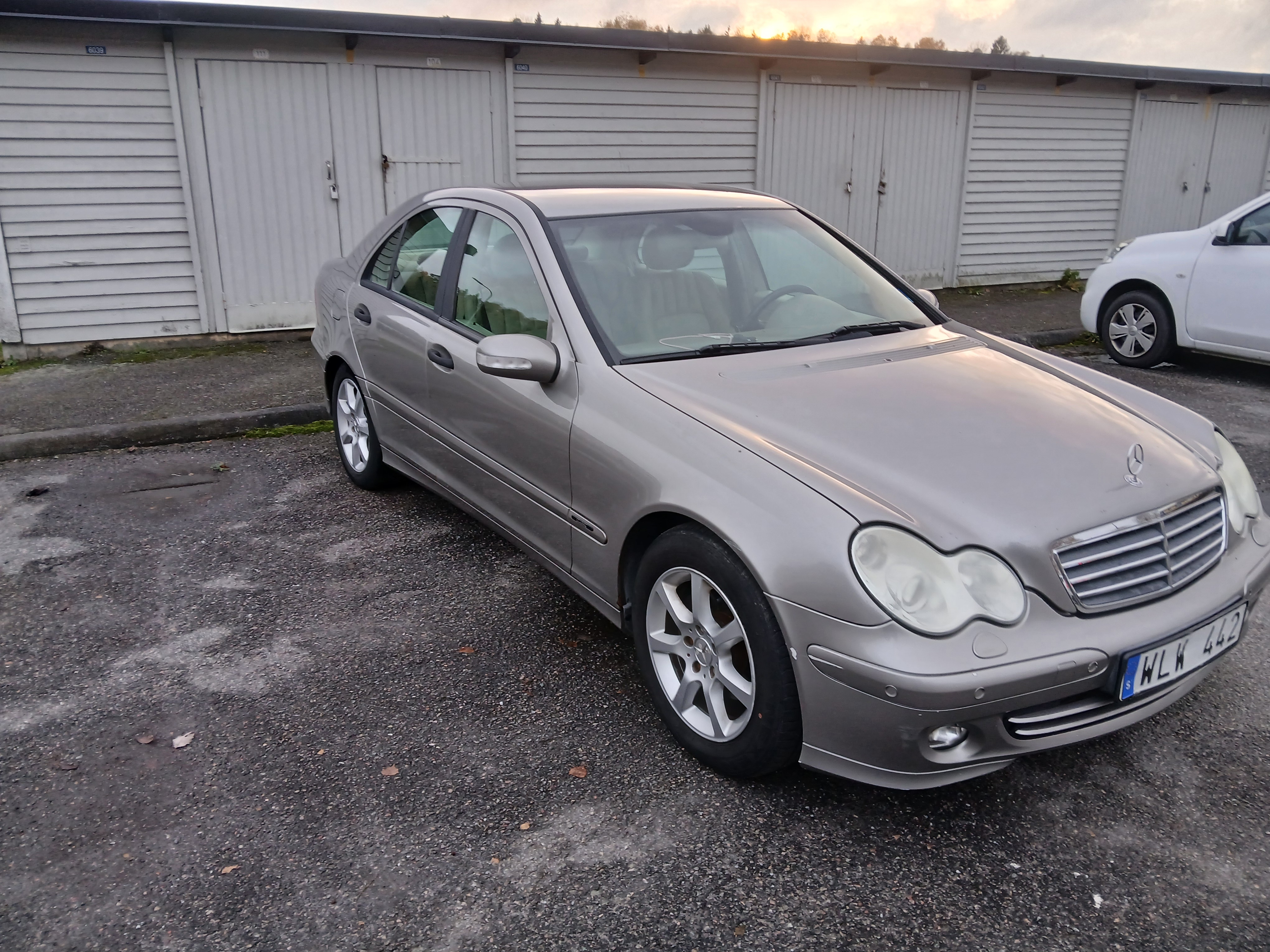 Mercedes-Benz C 200 Kompressor 2005, kuva 7/8