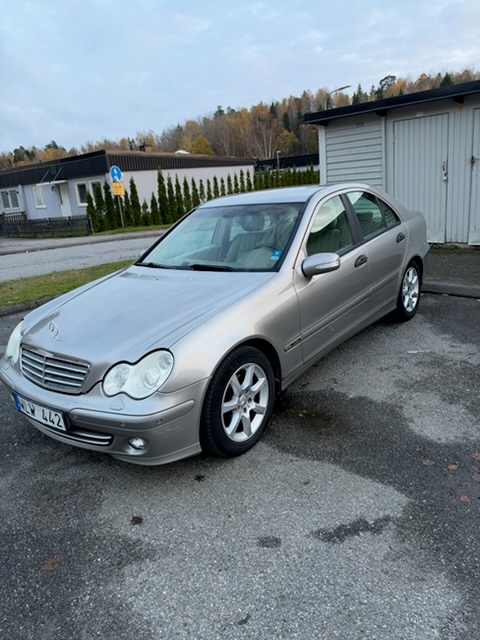 Mercedes-Benz C 200 Kompressor 2005, kuva 4/8