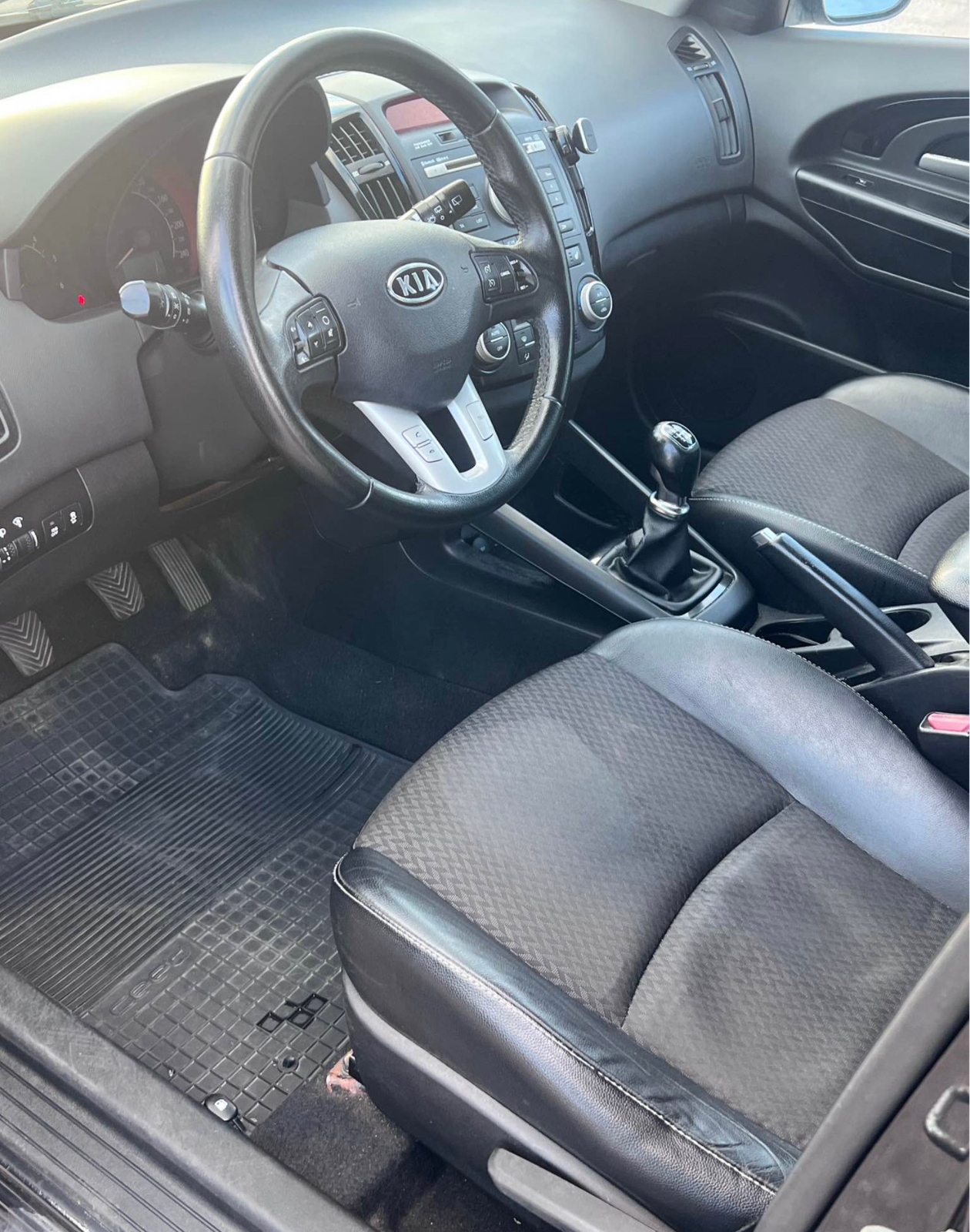 Kia Ceed 1.6 CRDi 128 2011, bild 3/3