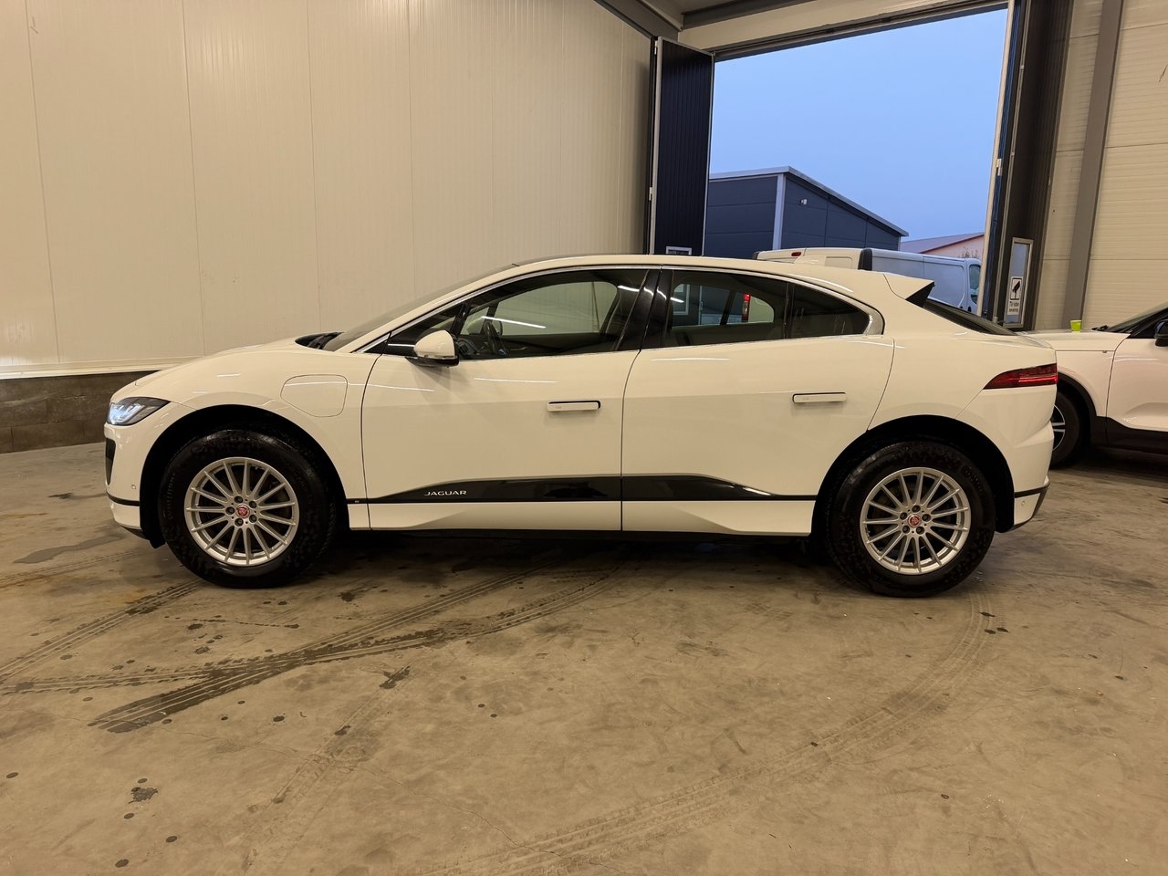 Jaguar I-Pace EV400 2020, bild 7/10