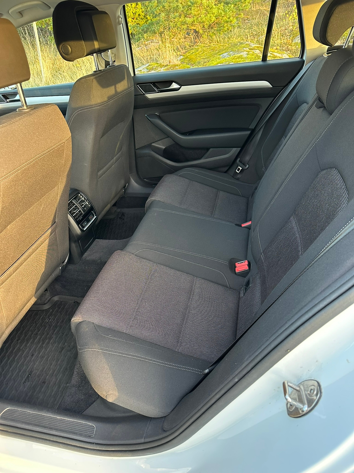 Volkswagen Passat 2.0 TDI SCR 2017, bild 4/7