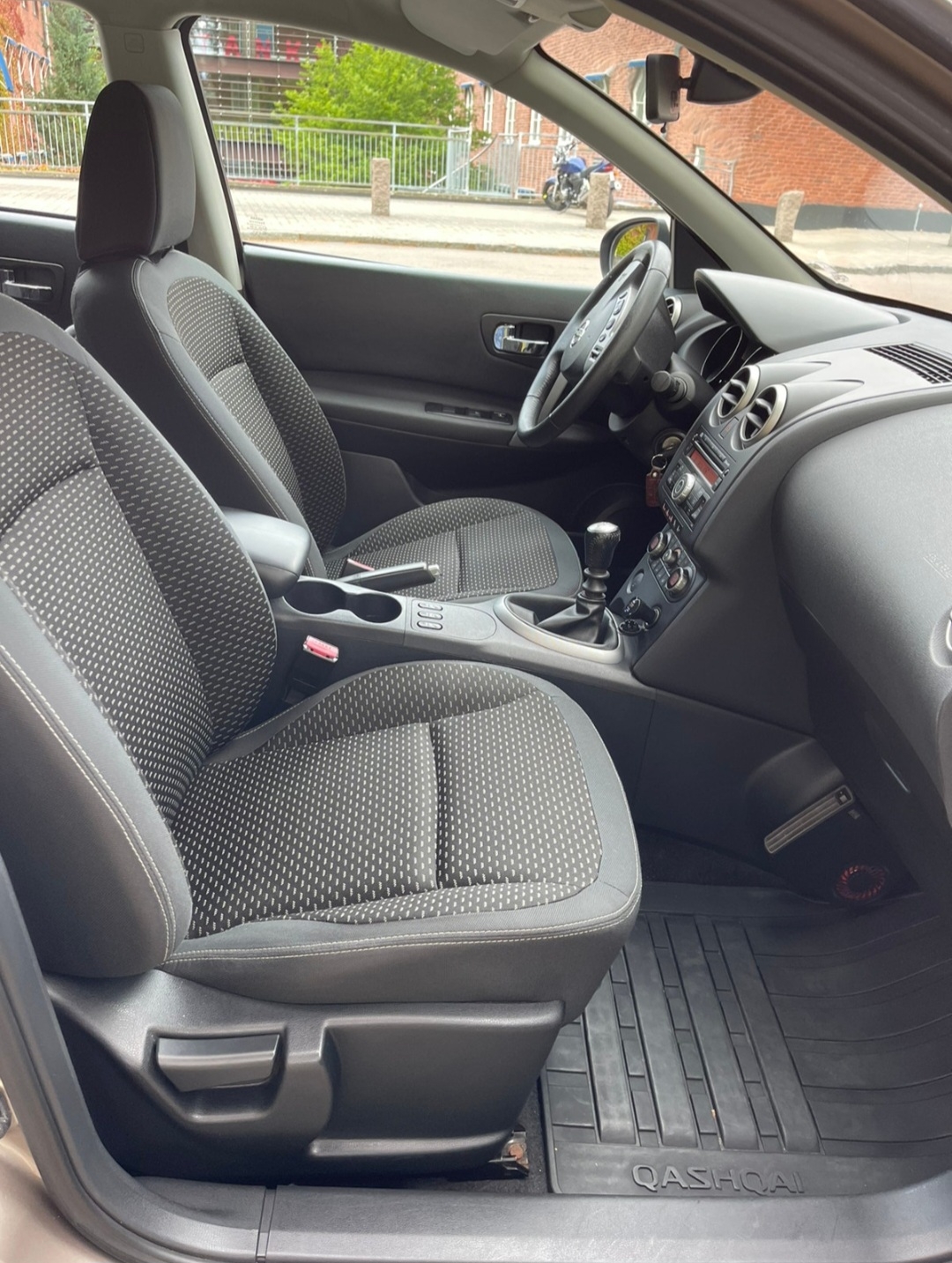 Nissan Qashqai 1.5 dCi 2008, bild 7/9