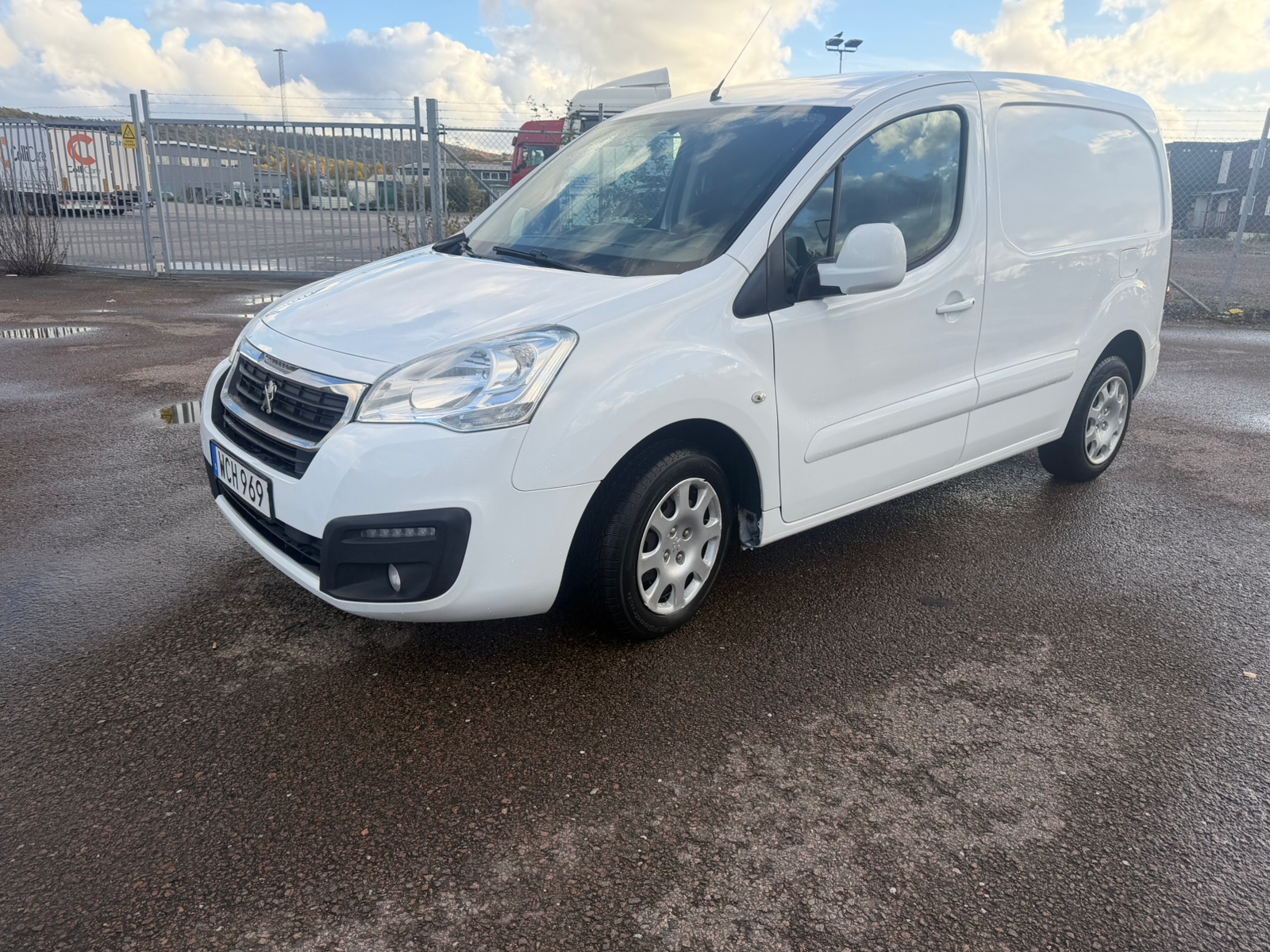 Peugeot Partner BlueHDi 100 2015, kuva 10/10