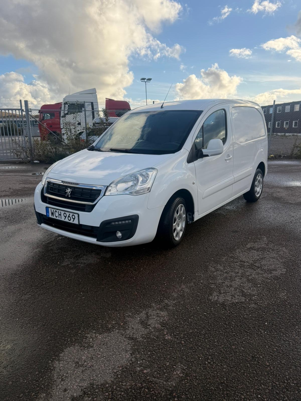 Peugeot Partner BlueHDi 100 2015, bild 2/10