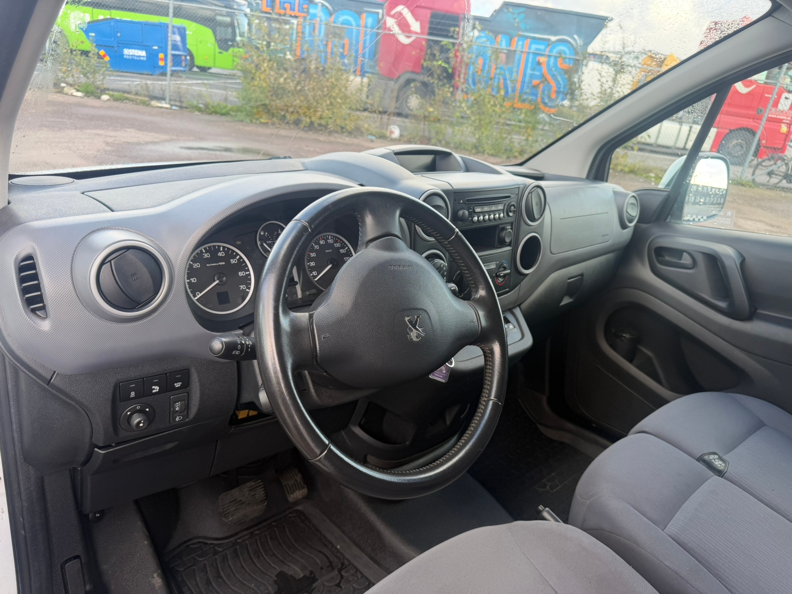 Peugeot Partner BlueHDi 100 2015, bild 6/10