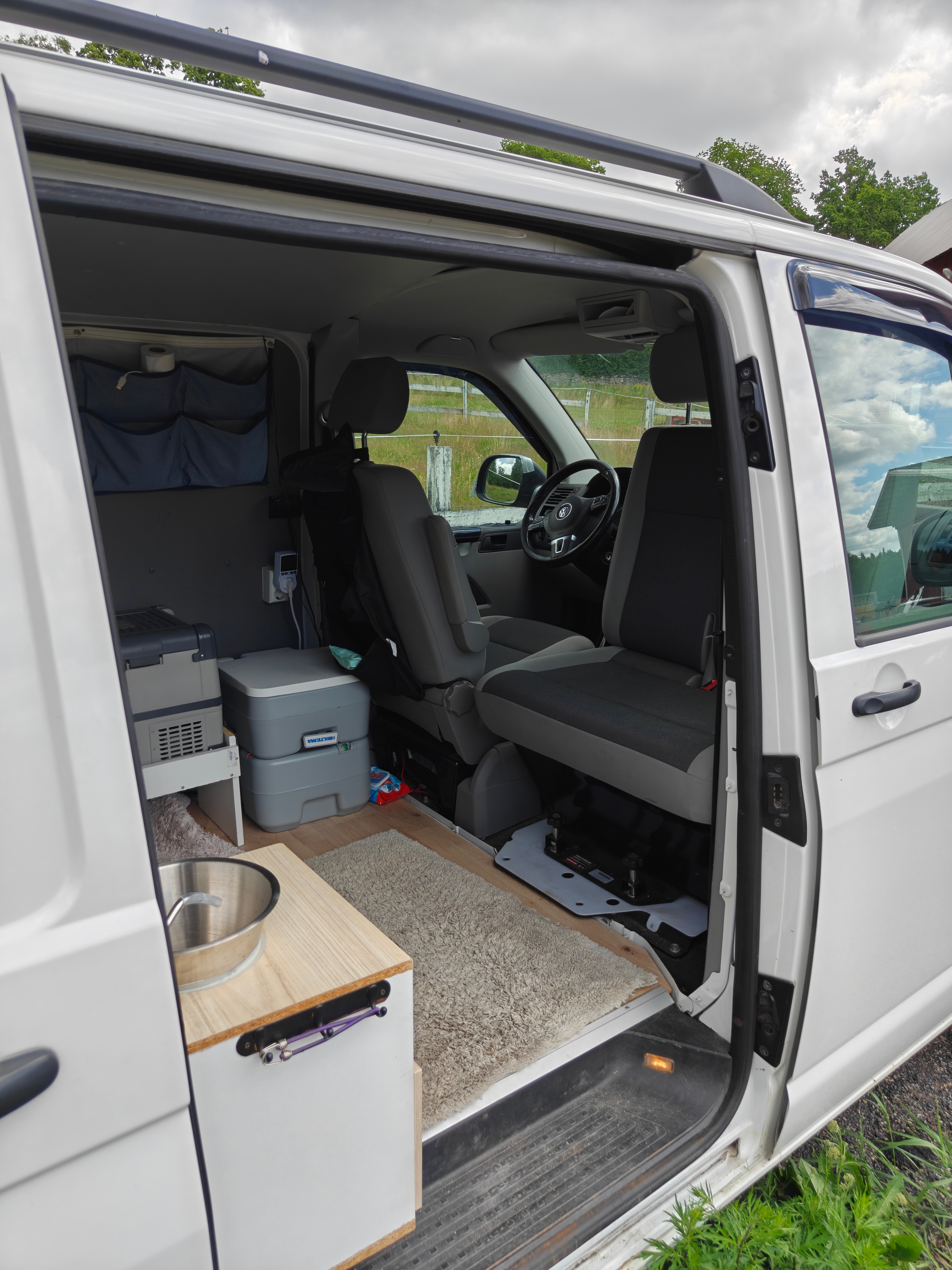 Volkswagen Transporter 2.0 TDI 2015, bild 3/5