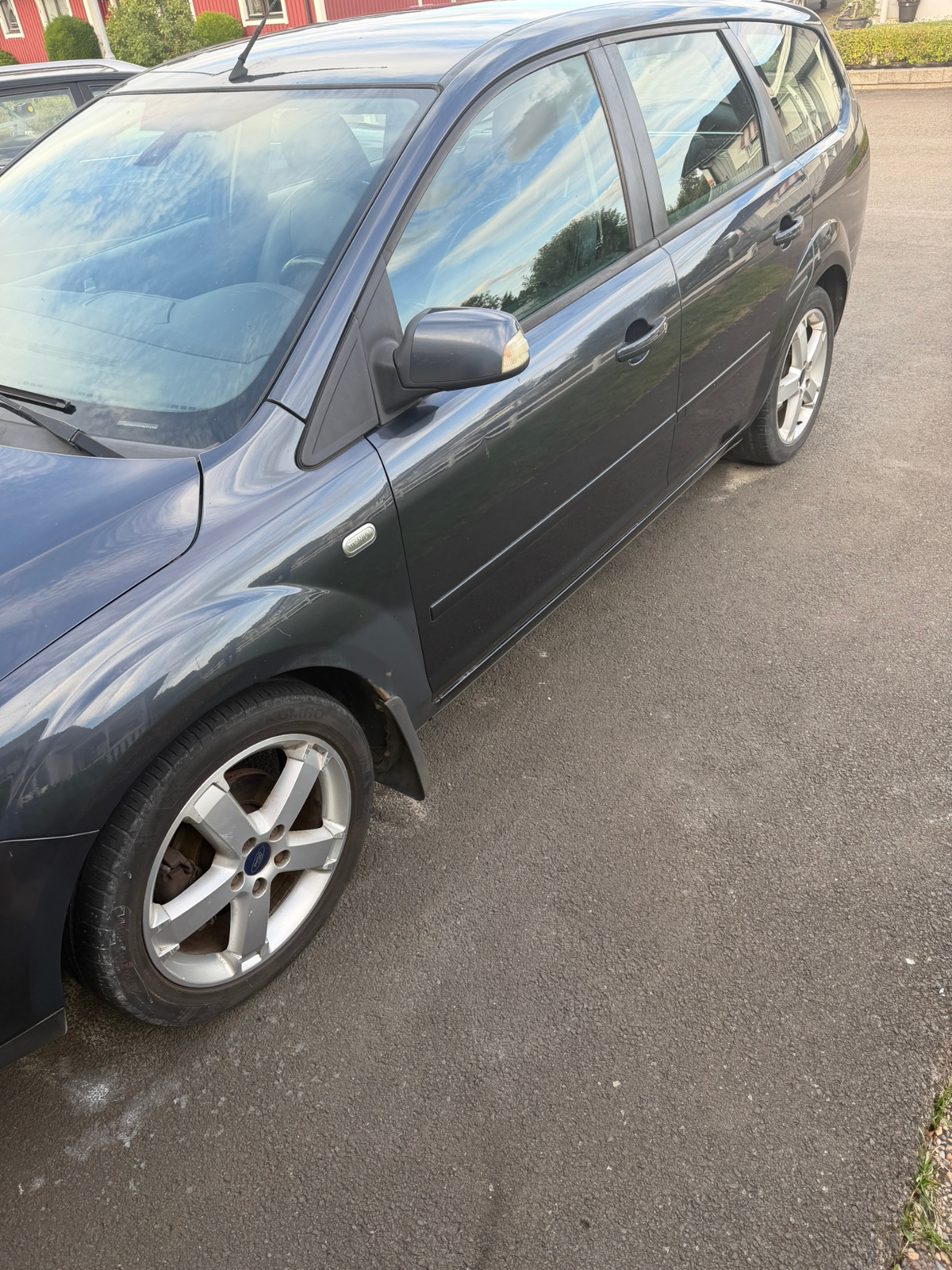 Ford Focus 1.8 Titanium 2007, bild 2/3