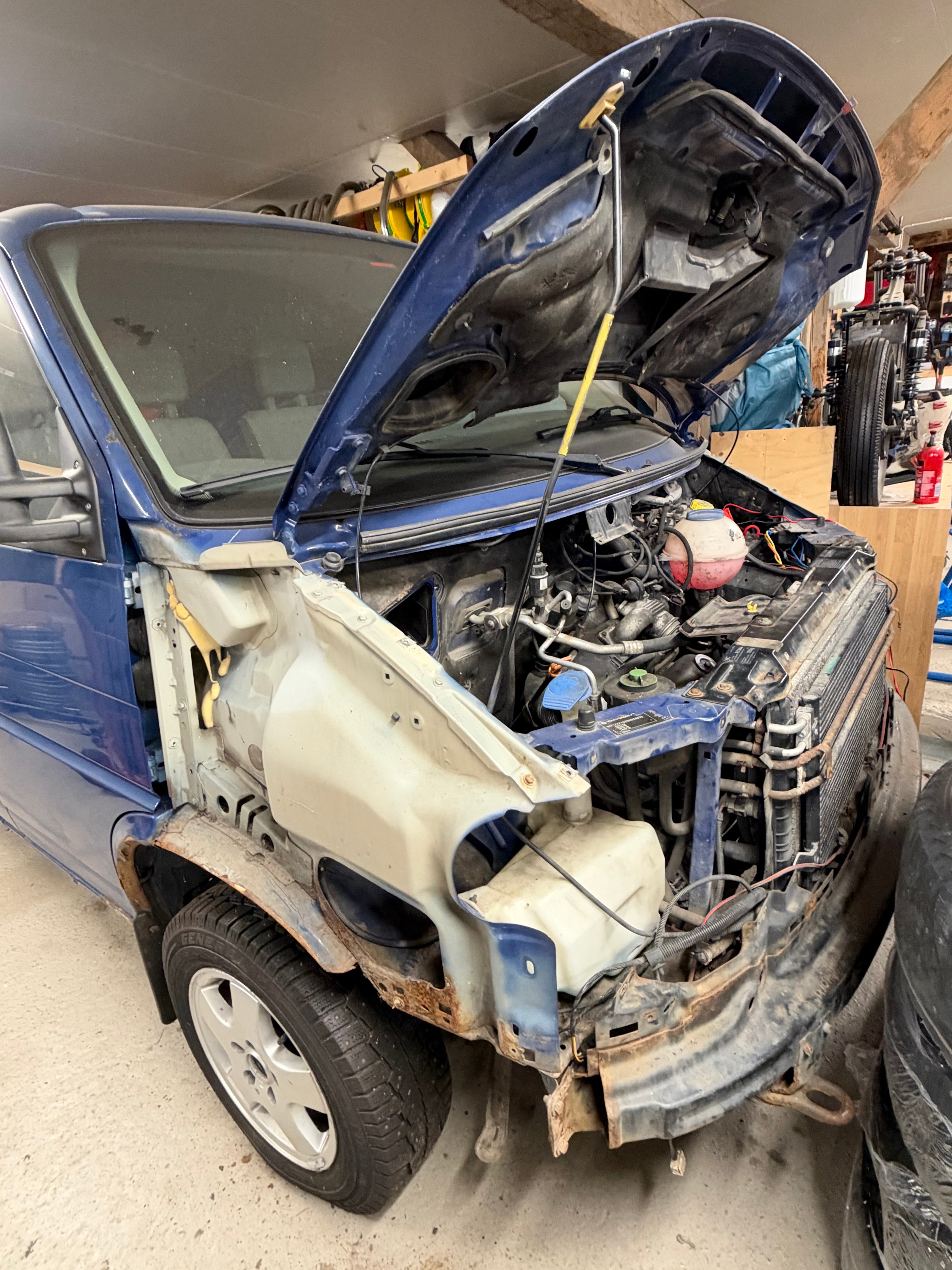 Volkswagen Transporter 2.5 TDI 2003, kuva 10/10