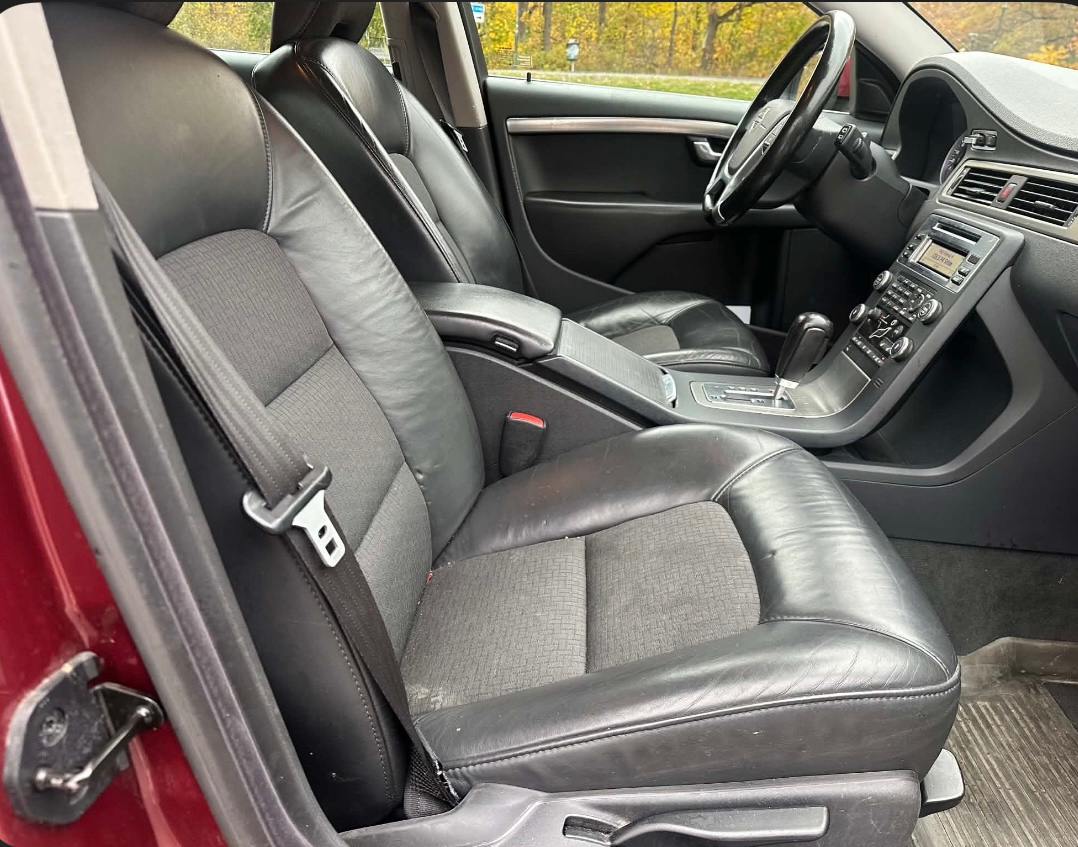 Volvo V70 Momentum 2010, kuva 5/6