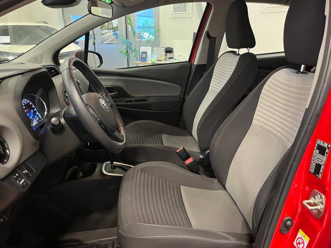 Toyota Yaris 1.5 Hybrid Active 2019, kuva 9/10