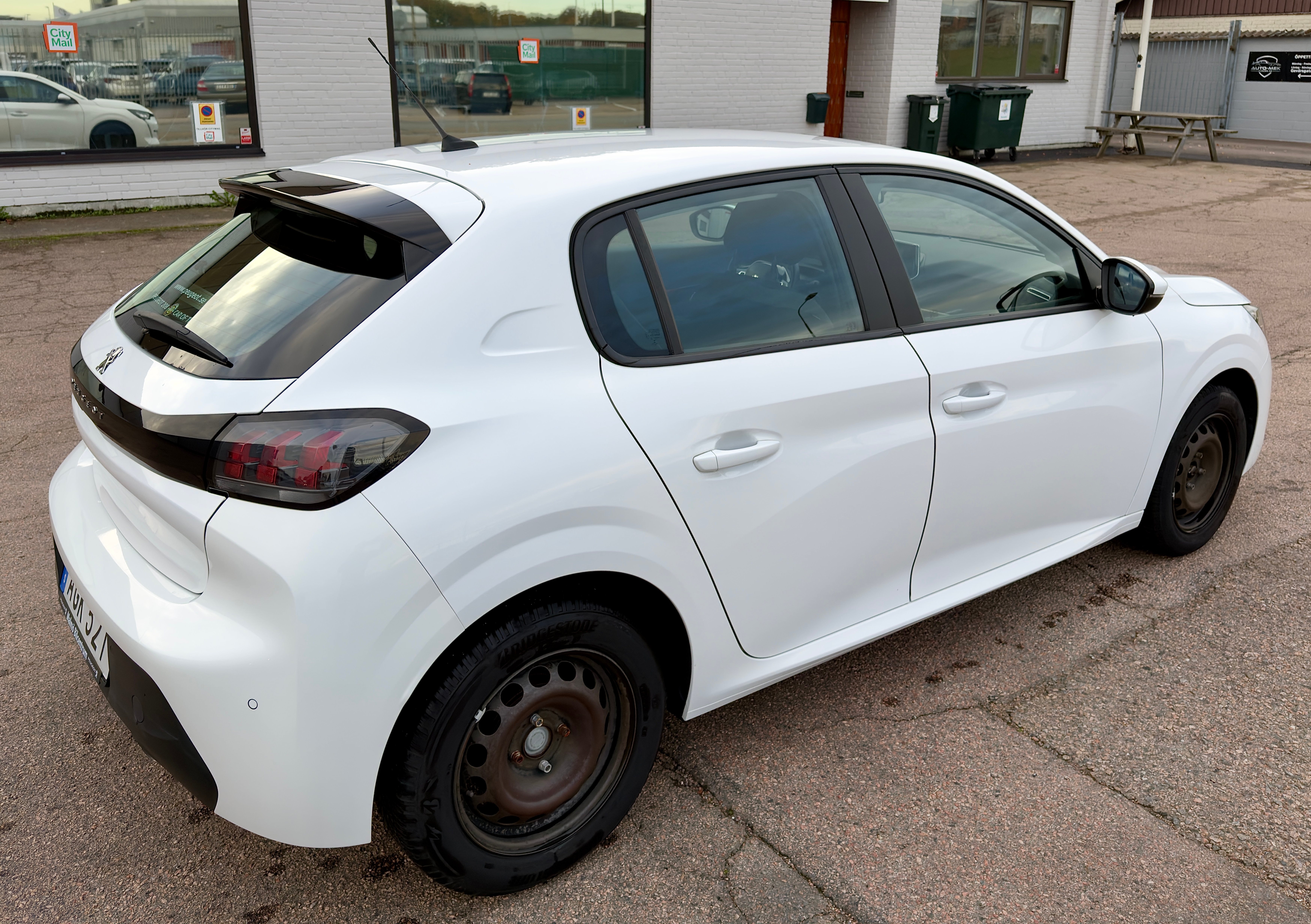 Peugeot 208 1.2 PureTech 75 2020, bild 6/10