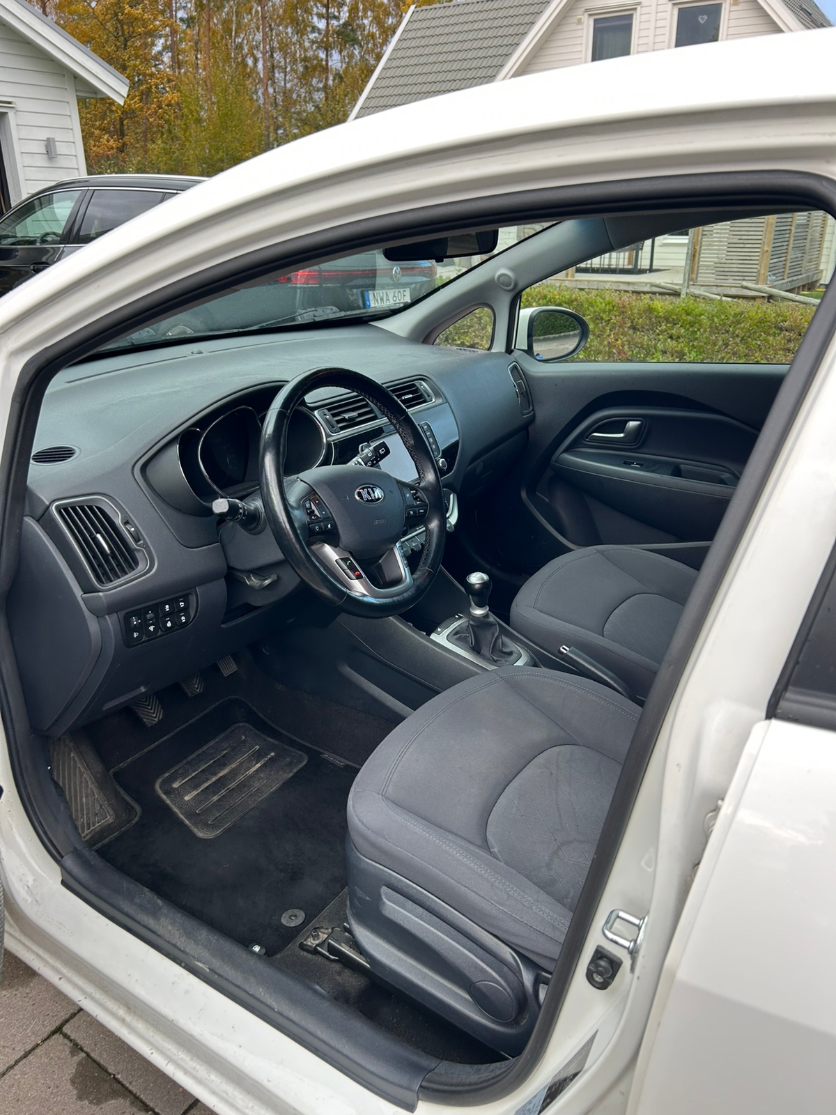 Kia Rio 1.2 2016, photo 5/10