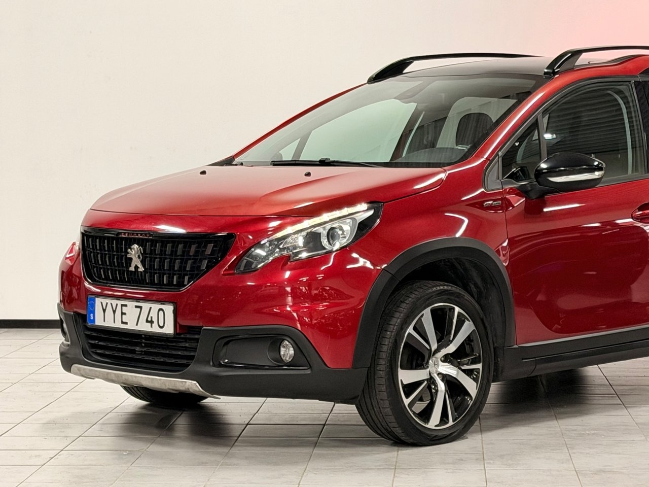 Peugeot 2008 1.2 PureTech 110 GT Line 2017, bild 3/10