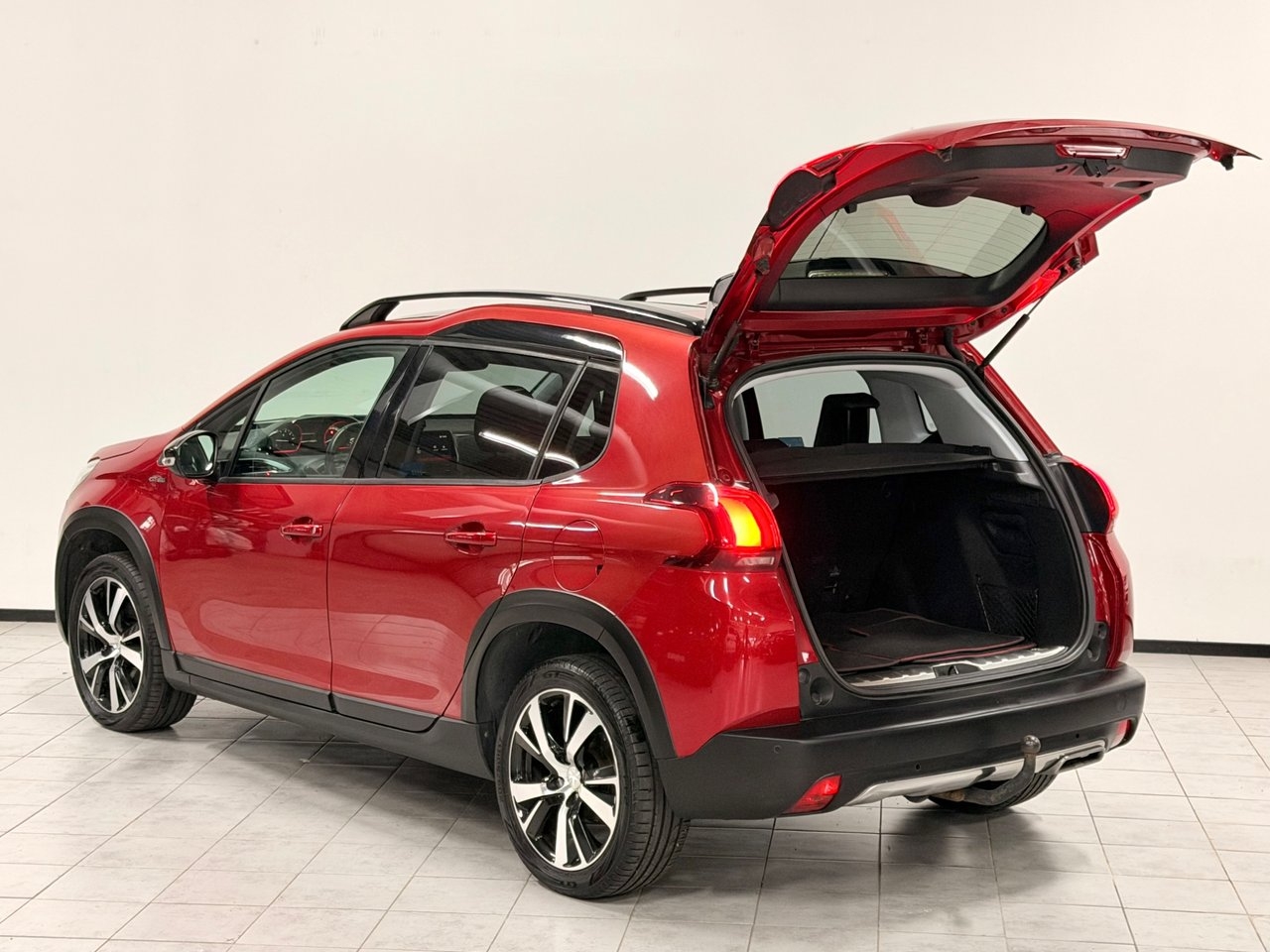 Peugeot 2008 1.2 PureTech 110 GT Line 2017, bild 5/10