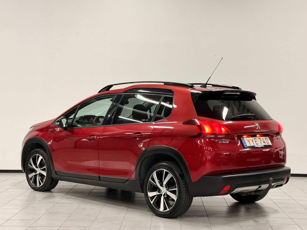 Peugeot 2008 1.2 PureTech 110 GT Line 2017, bild 4/10