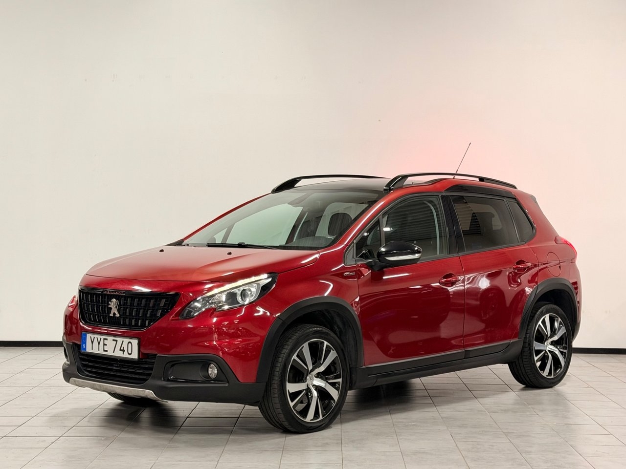 Peugeot 2008 1.2 PureTech 110 GT Line 2017, bild 2/10