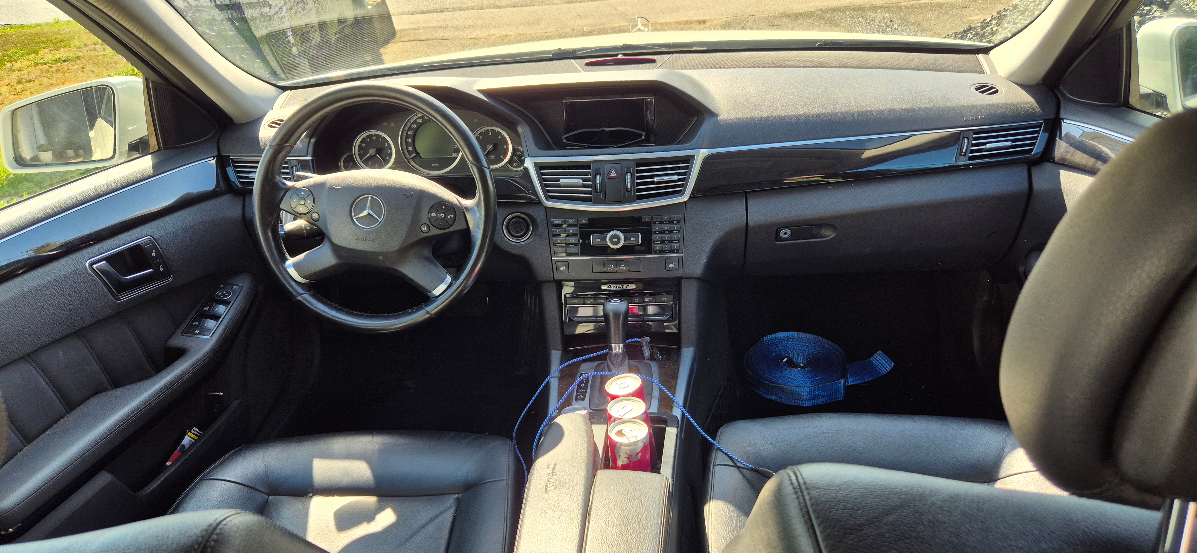 Mercedes-Benz E 200 CDI 2010, bild 2/4