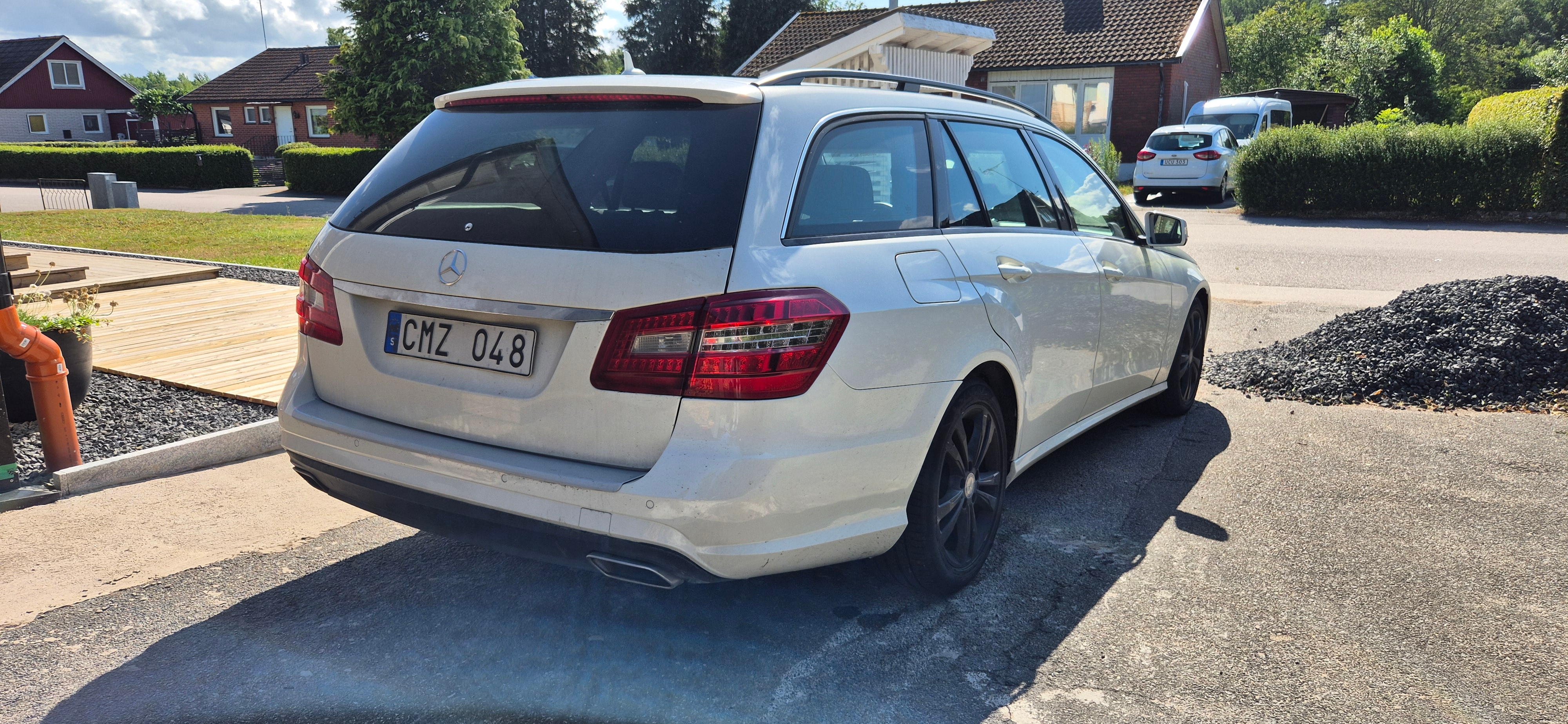 Mercedes-Benz E 200 CDI 2010, bild 3/4
