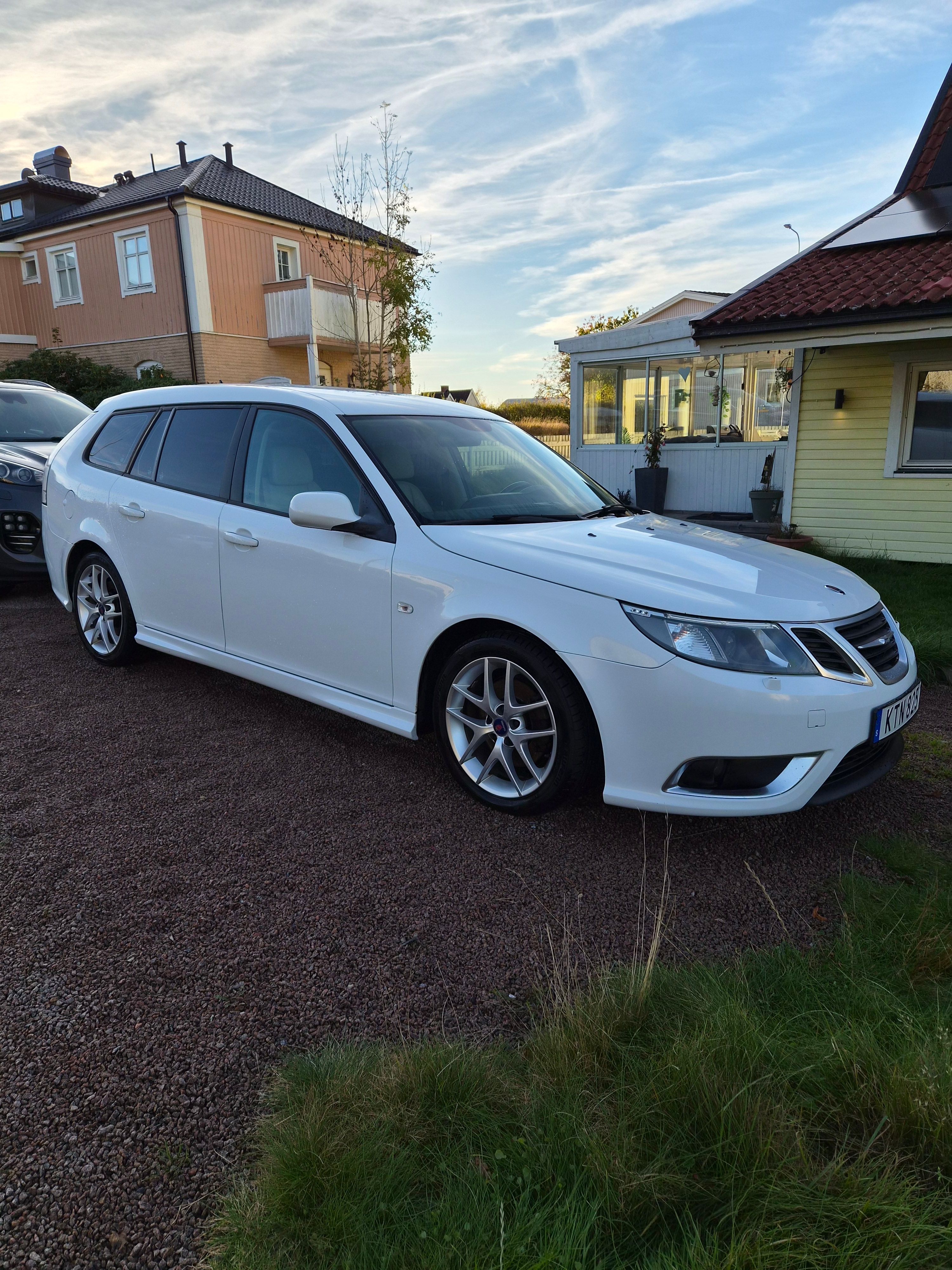 Saab 9-3 Biopower 2010, bild 2/10
