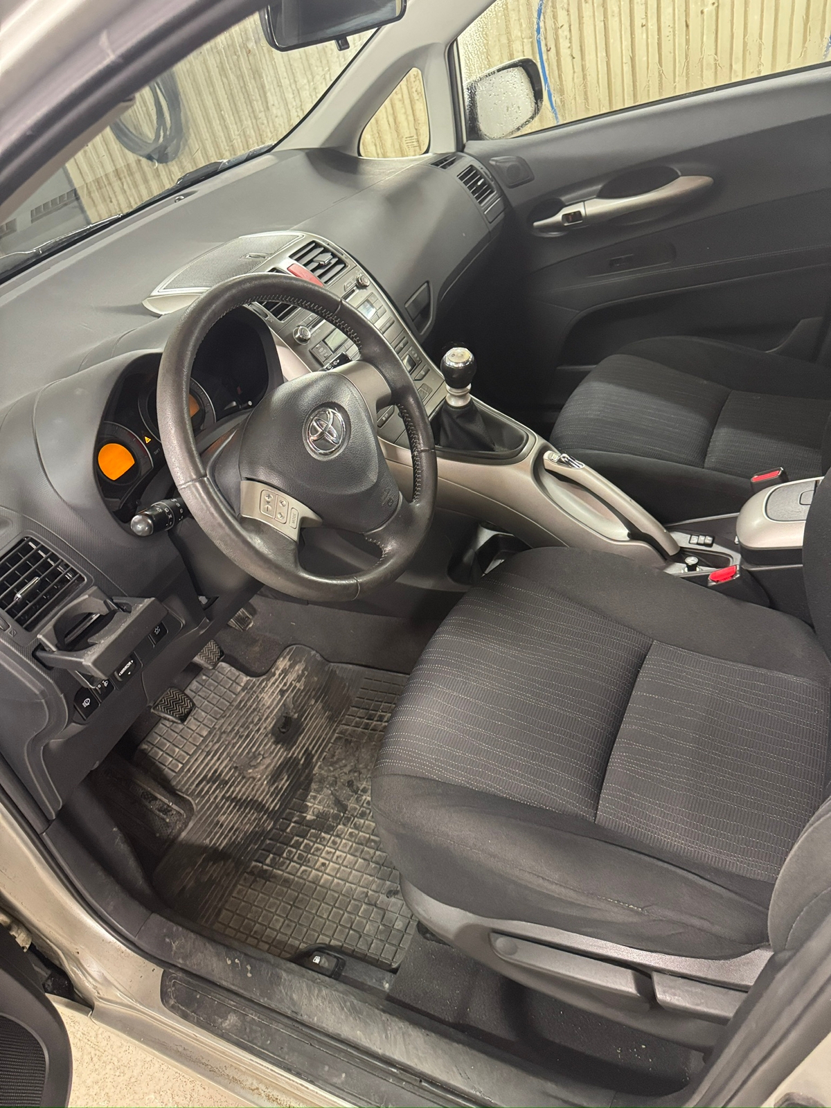 Toyota Auris 1.6 2009, photo 5/7