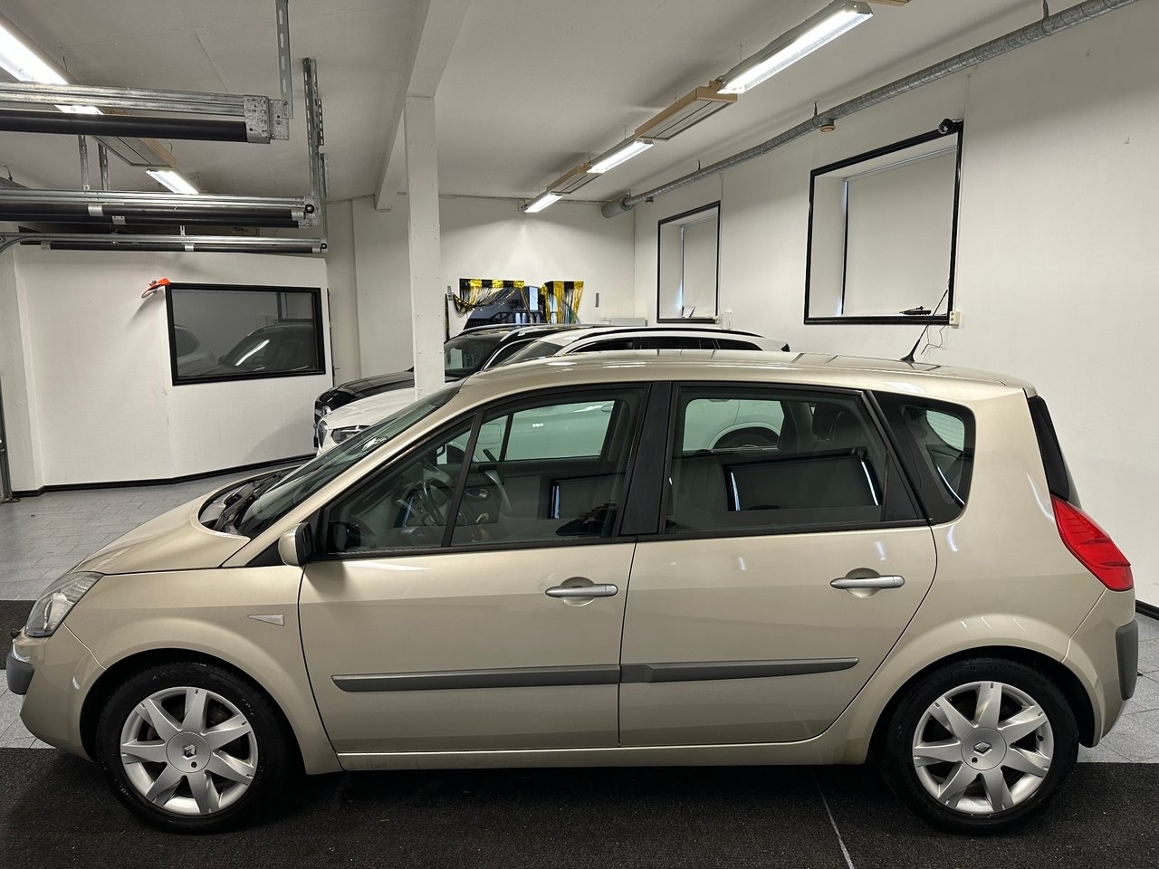 Renault Scénic 2.0 16V 2009, bild 3/10