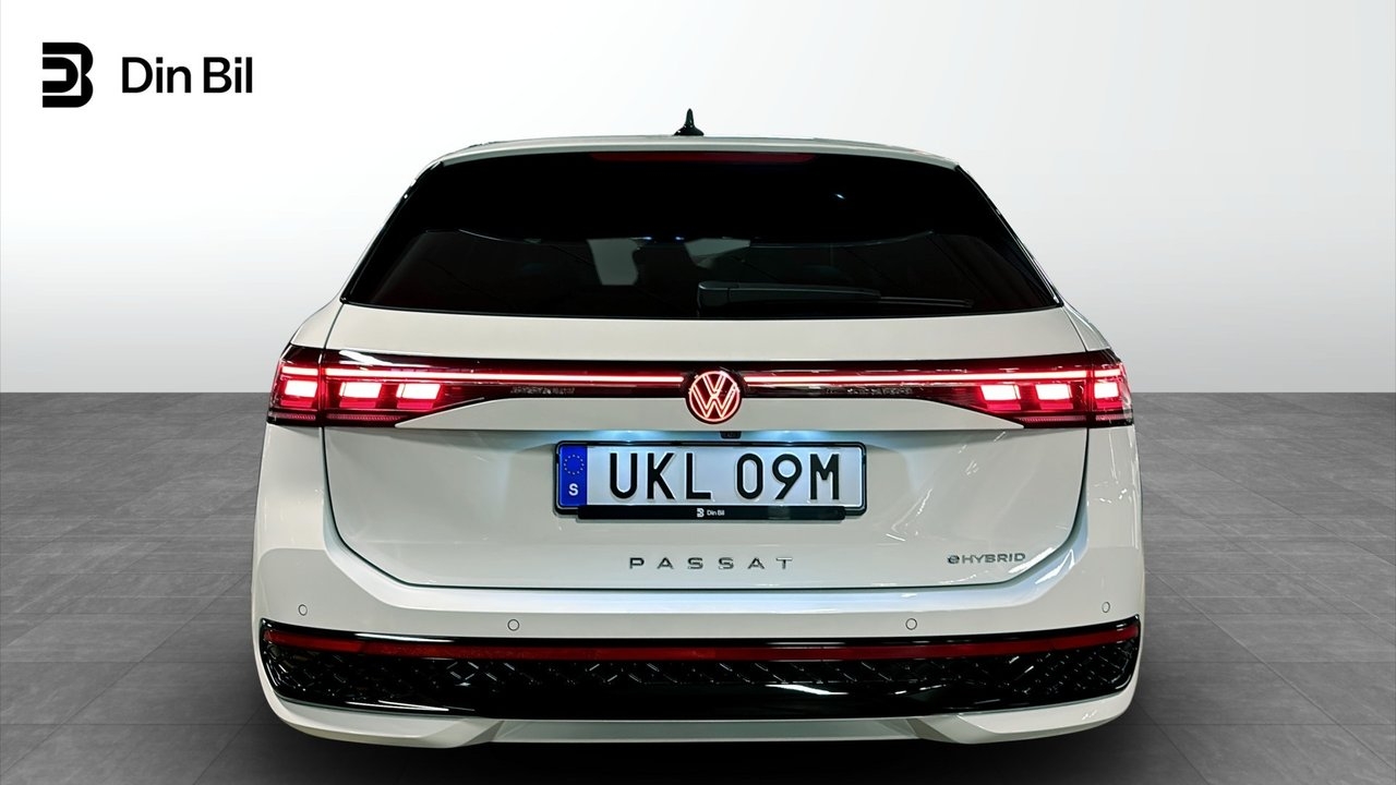 Volkswagen Passat R-Line 2026, bild 5/10