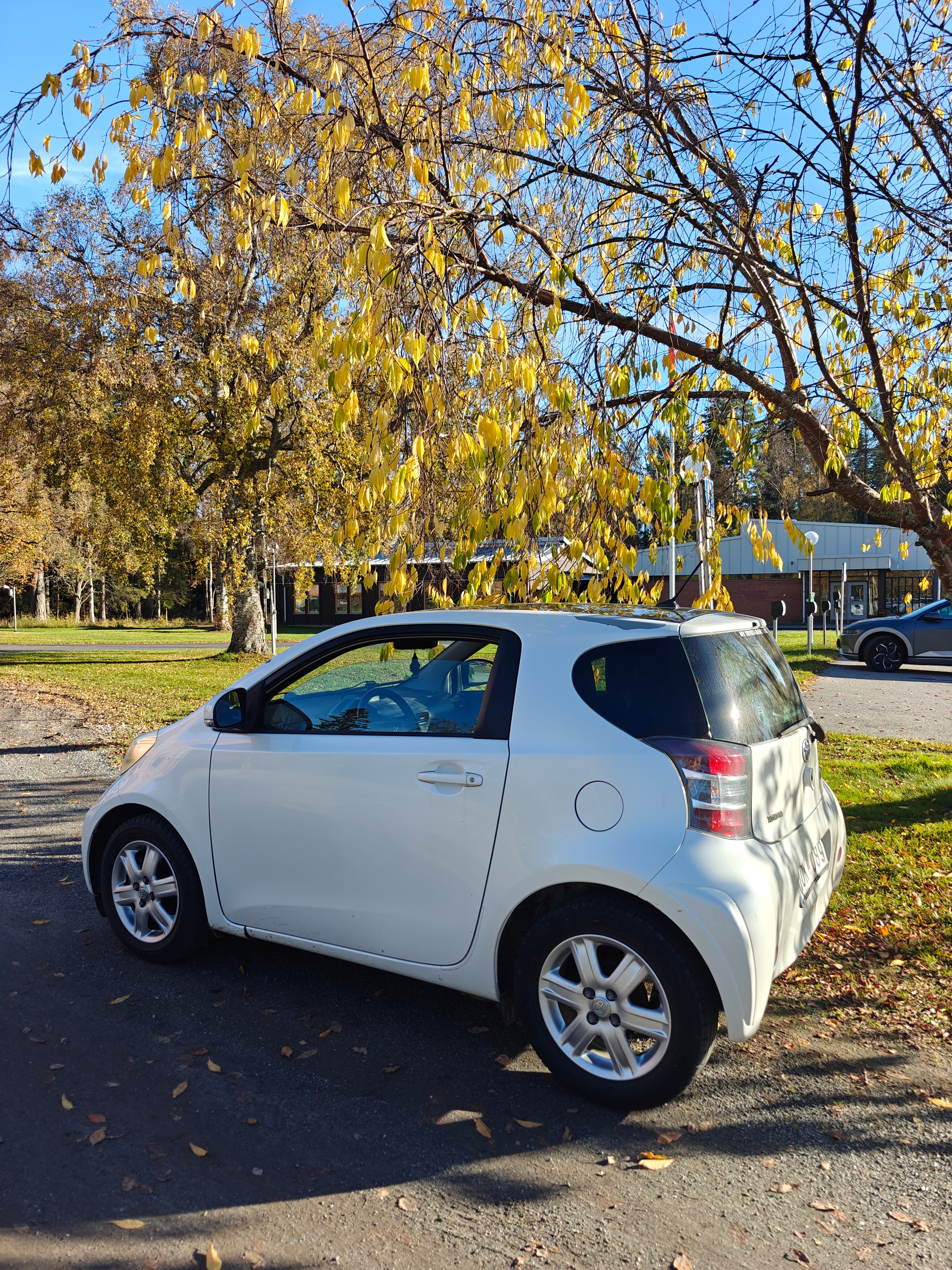 Toyota iQ 1.0 2009, bild 2/9