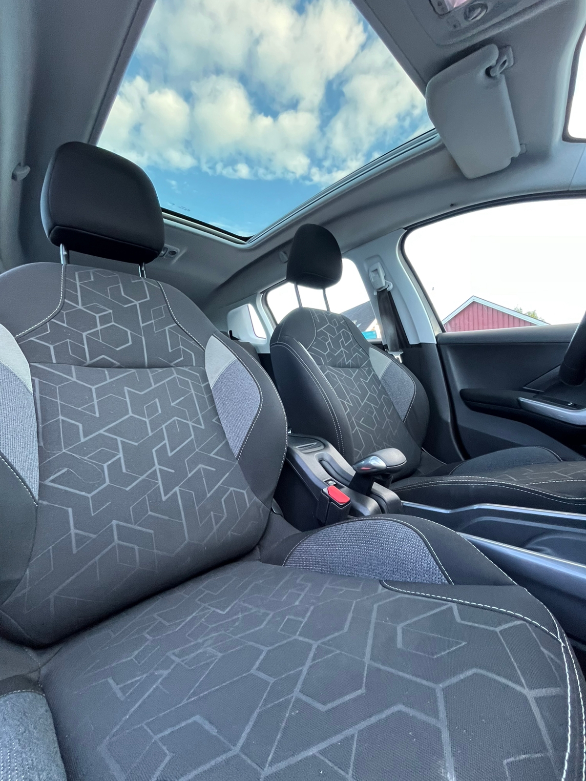 Peugeot 2008 2016, bild 6/10