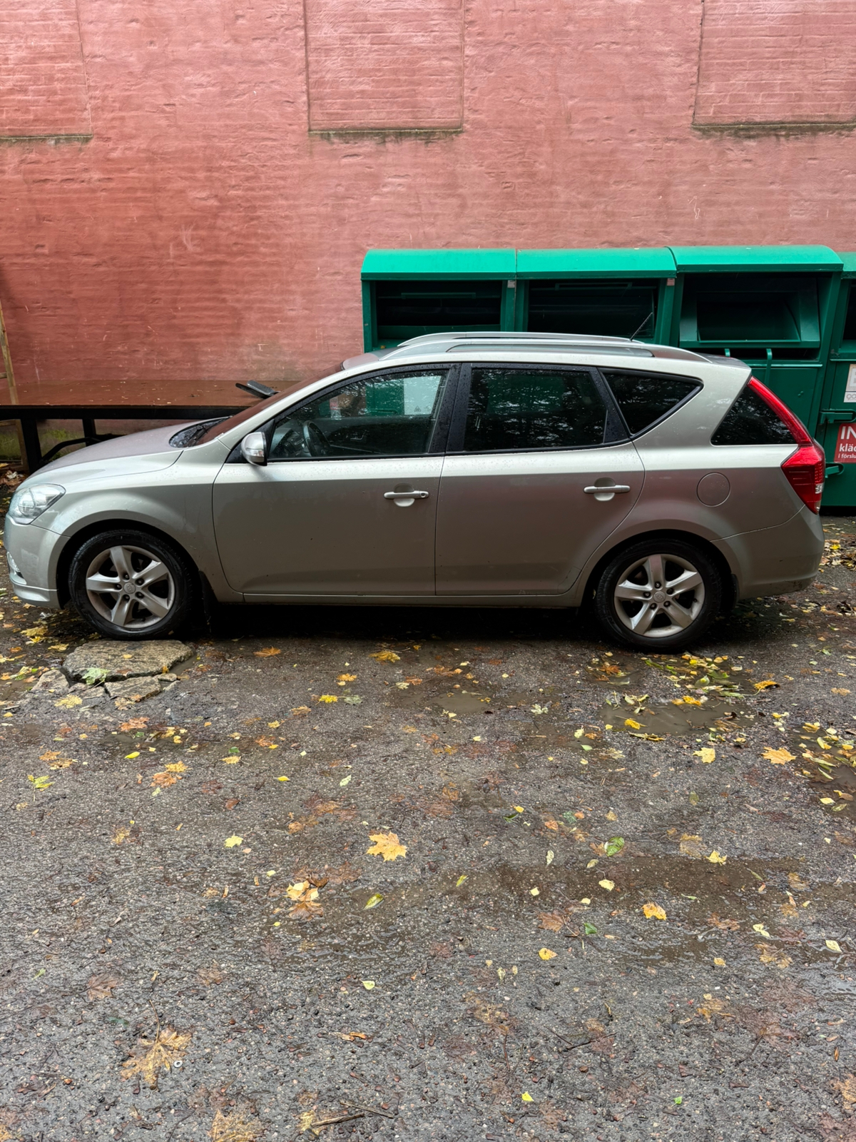 Kia Ceed 1.6 CRDi 128 2012, bild 2/14