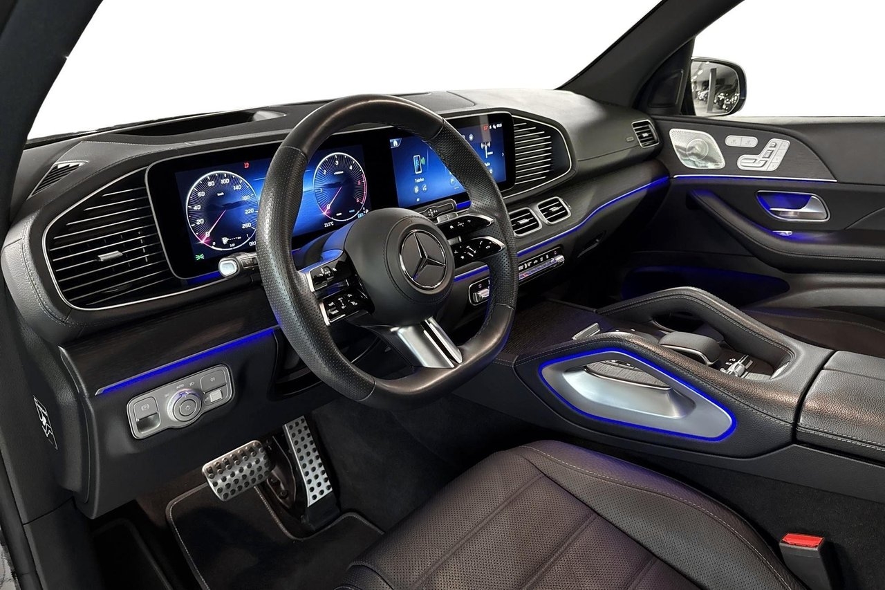 Mercedes-Benz GLS 2024, photo 7/10