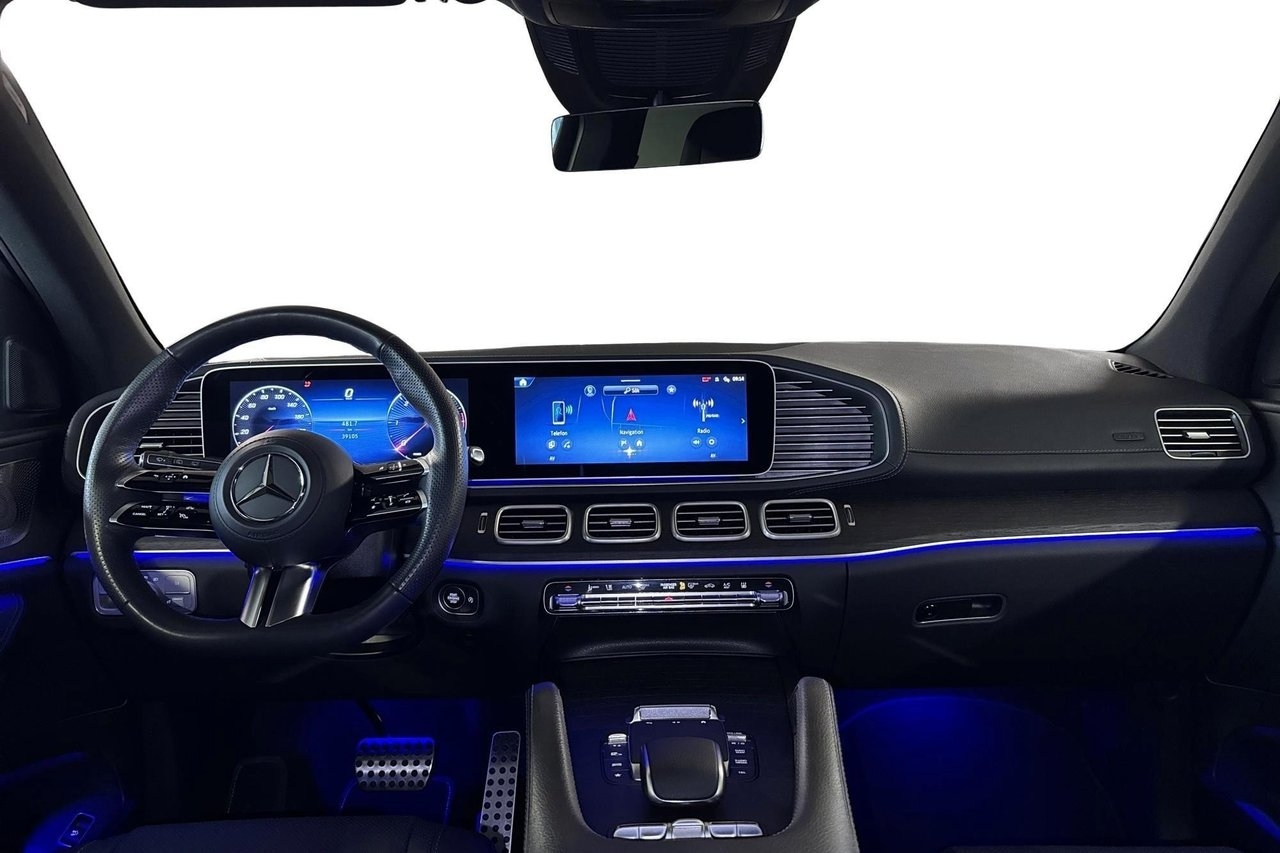 Mercedes-Benz GLS 2024, photo 9/10