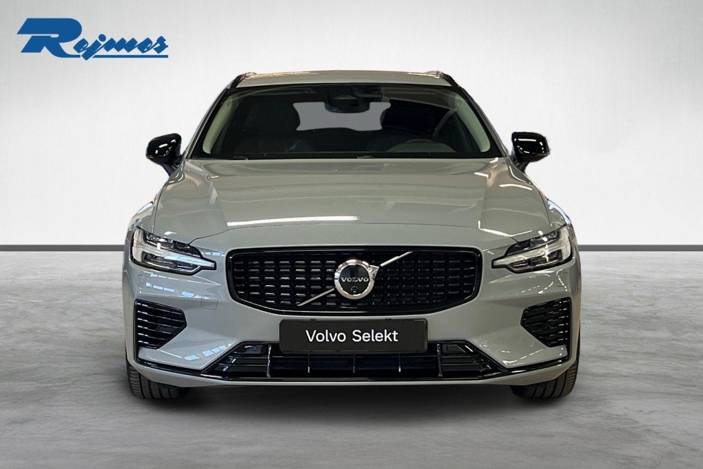 Volvo V60 Plus Dark Nordic 2025, photo 9/10
