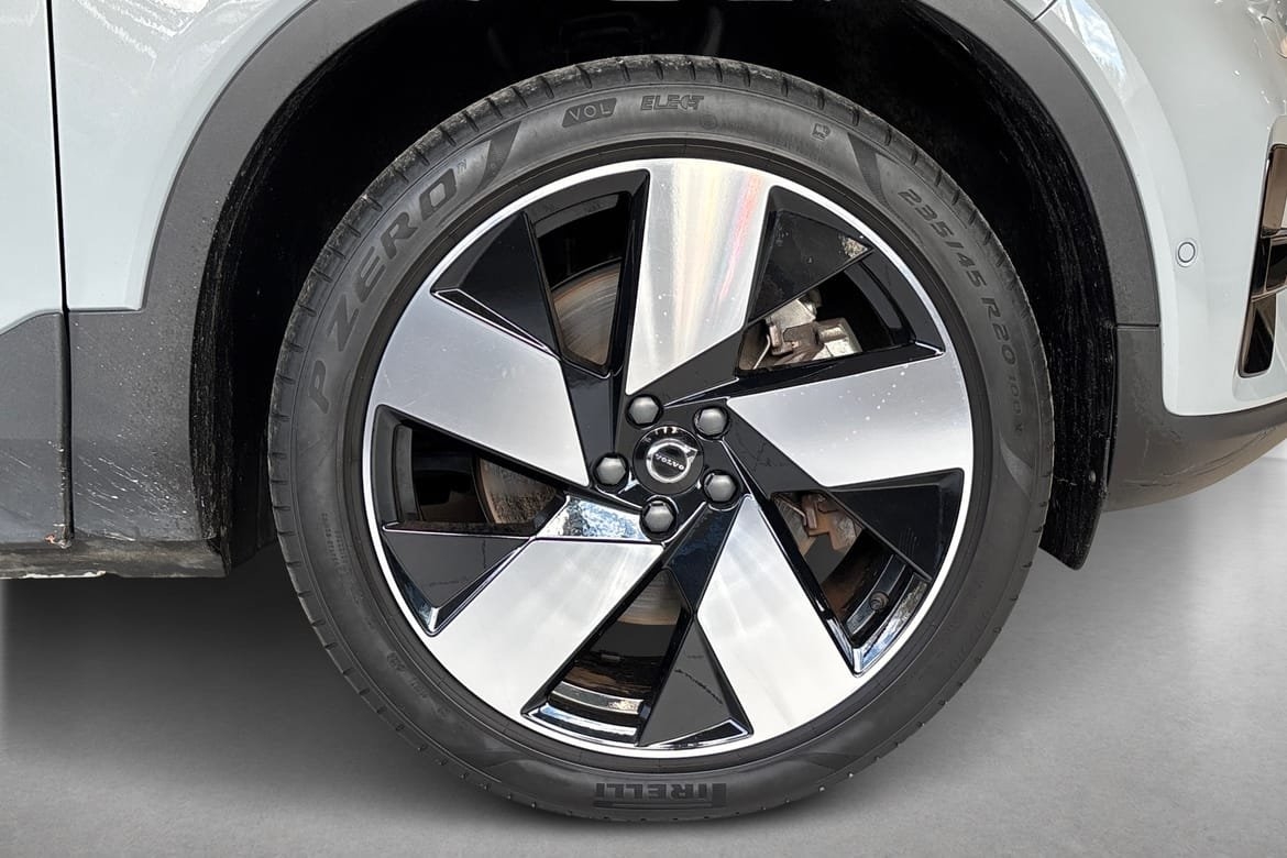 Volvo EX40 Extended Range Ultra 2025, photo 10/10