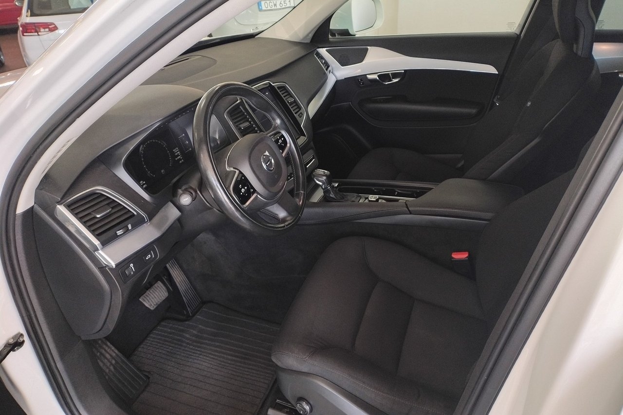 Volvo XC90 Momentum 2017, bild 7/8